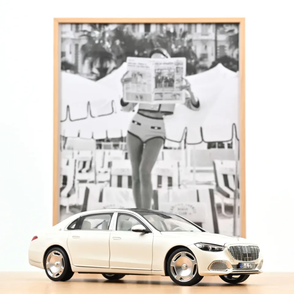 Norev Mercedes-Maybach S 680 1/18 voiture miniature blanc