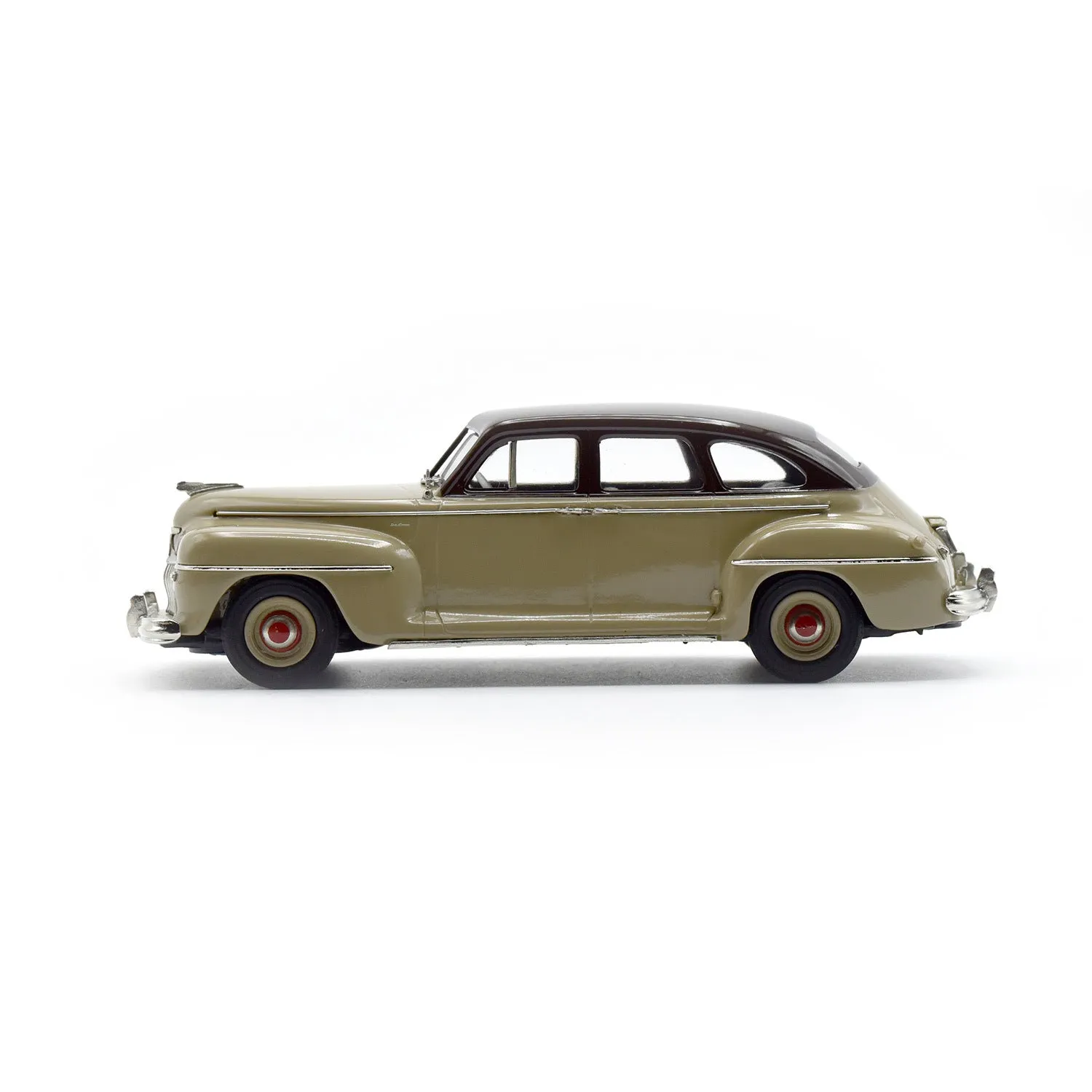 Brooklin NB Center 1942 DeSoto Deluxe miniature berline grise