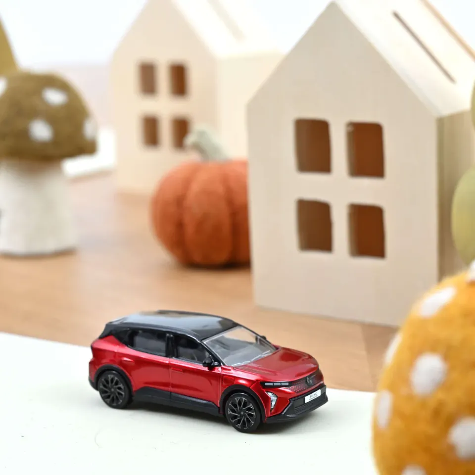 Norev Renault Scénic E-Tech 2024 voiture rouge 1/64 électrique