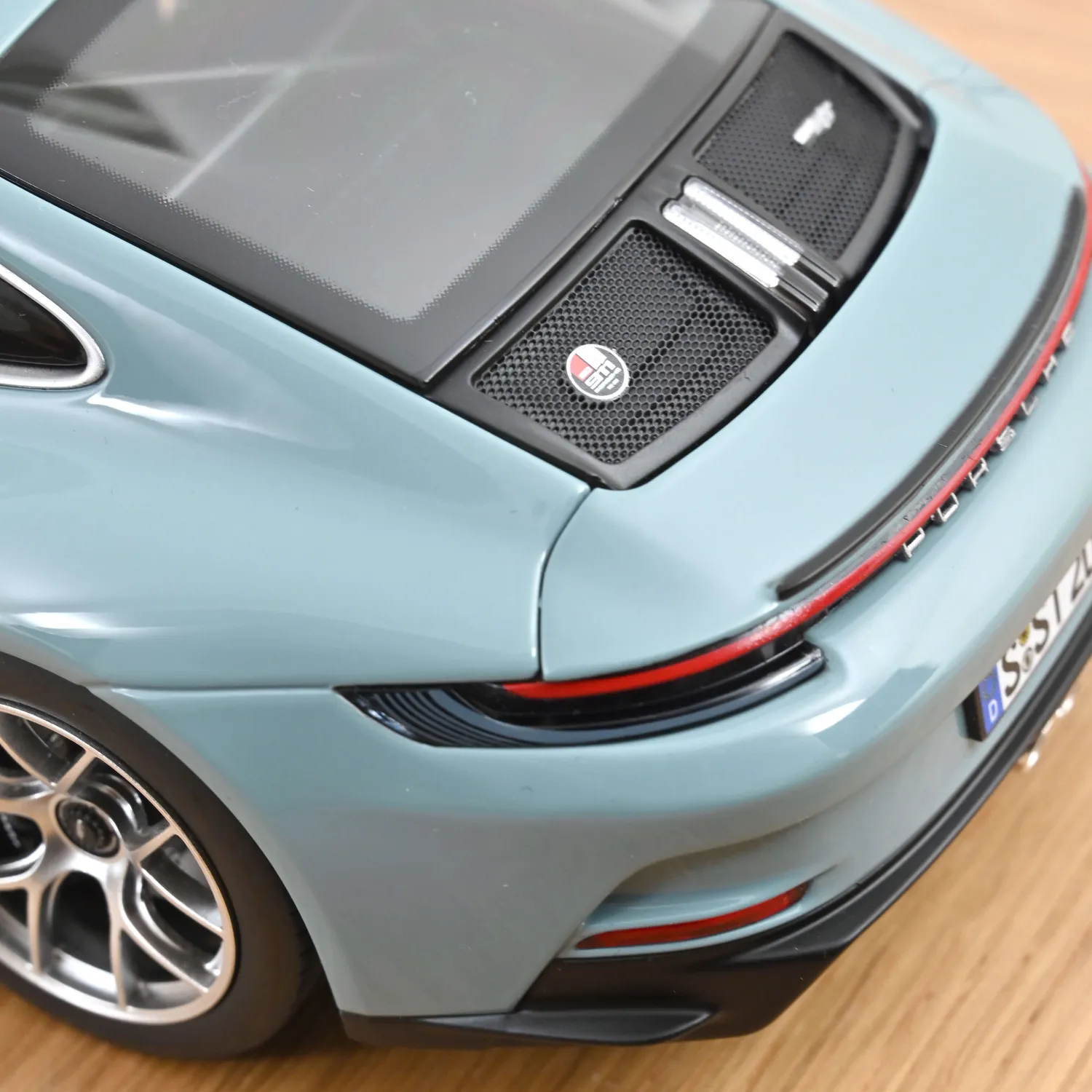 Norev Porsche 911 S/T 2023 miniature 1/18 bleu meissen