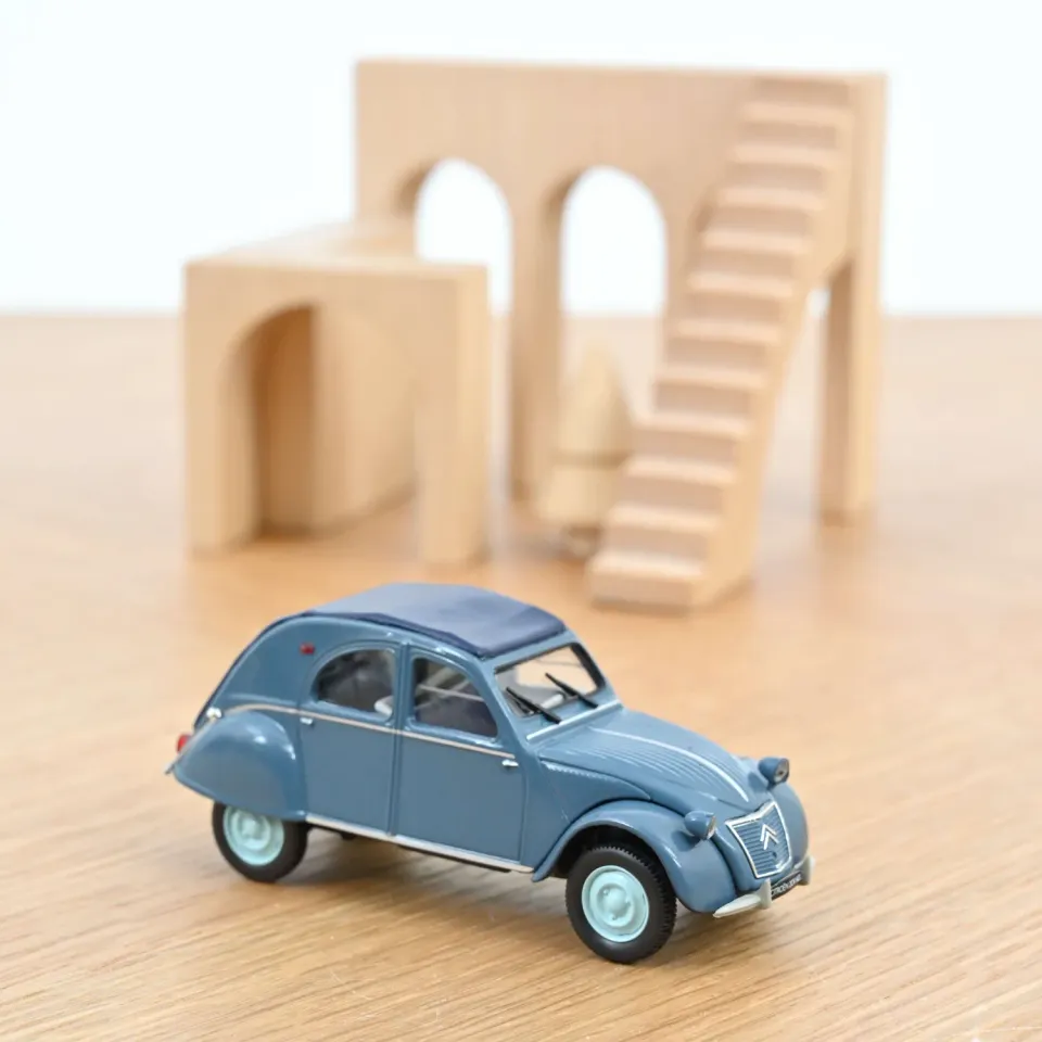 Norev Citroën 2CV AZL 1960 voiture miniature bleu glacier 1/43