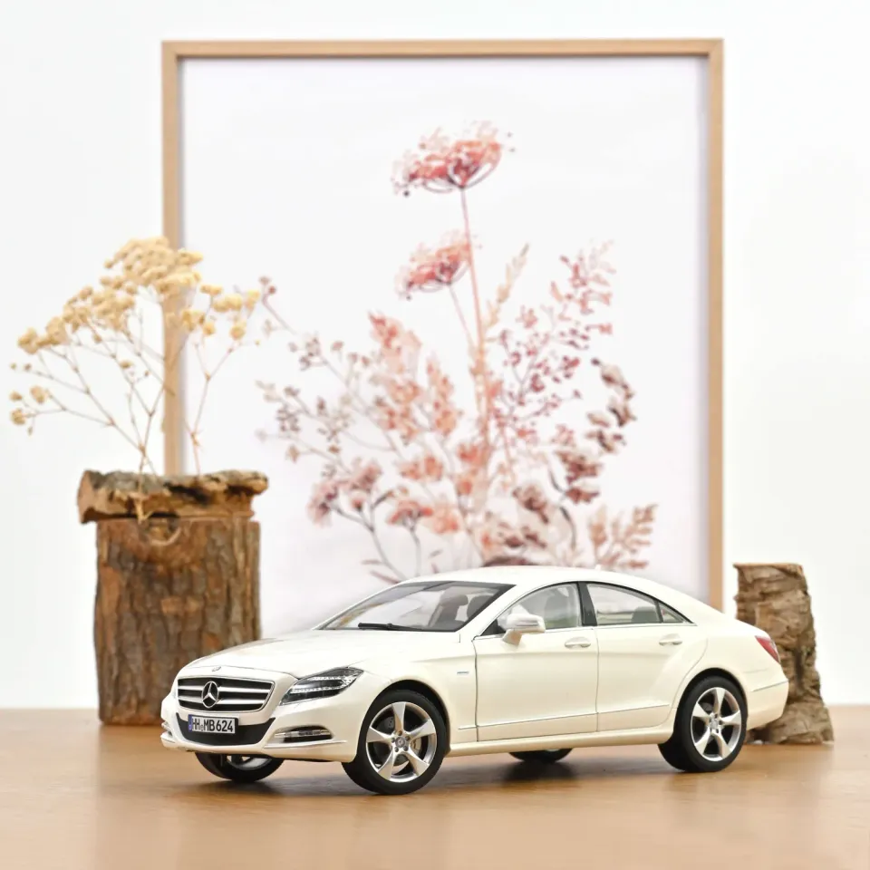 Norev Mercedes CLS Coupe 2011 miniature 1/18 blanc