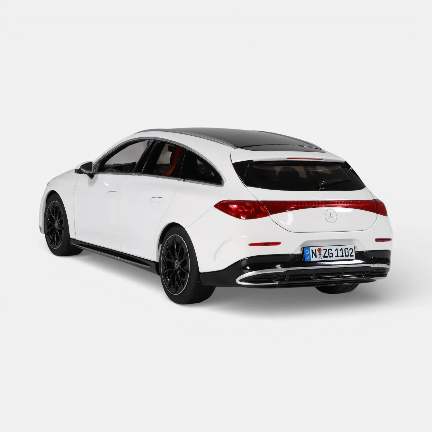 NZG Mercedes CLA Shooting Brake miniature 1:18 blanc