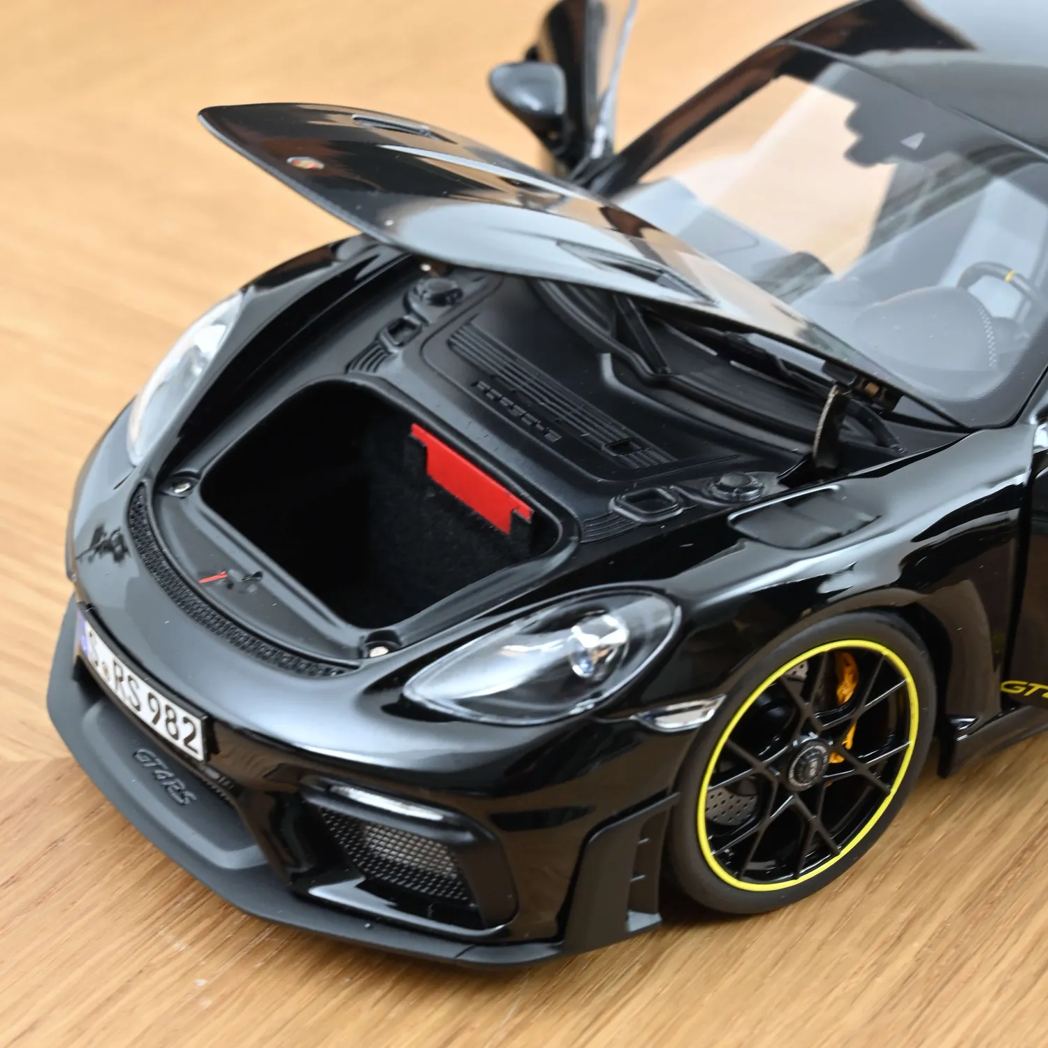 Norev Porsche Cayman GT4 RS miniature 1/18 noir Weissach