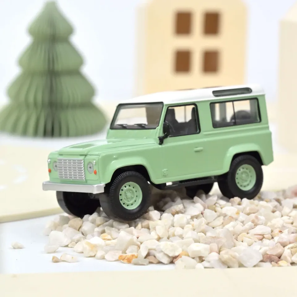 Norev Land Rover Defender 1995 jet-car 1/43 vert blanc