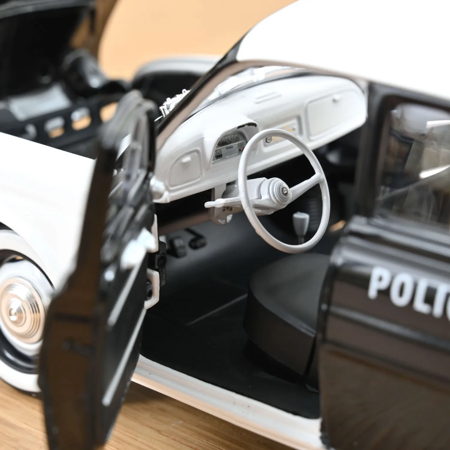 Norev Renault Dauphine Police 1958 miniature 1/18 pie