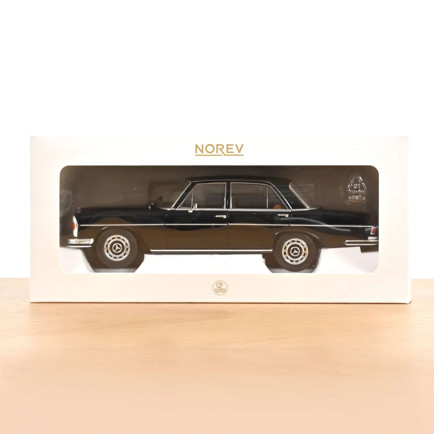 Norev Mercedes-Benz 280 SE 1968 voiture miniature 1/18 Noir