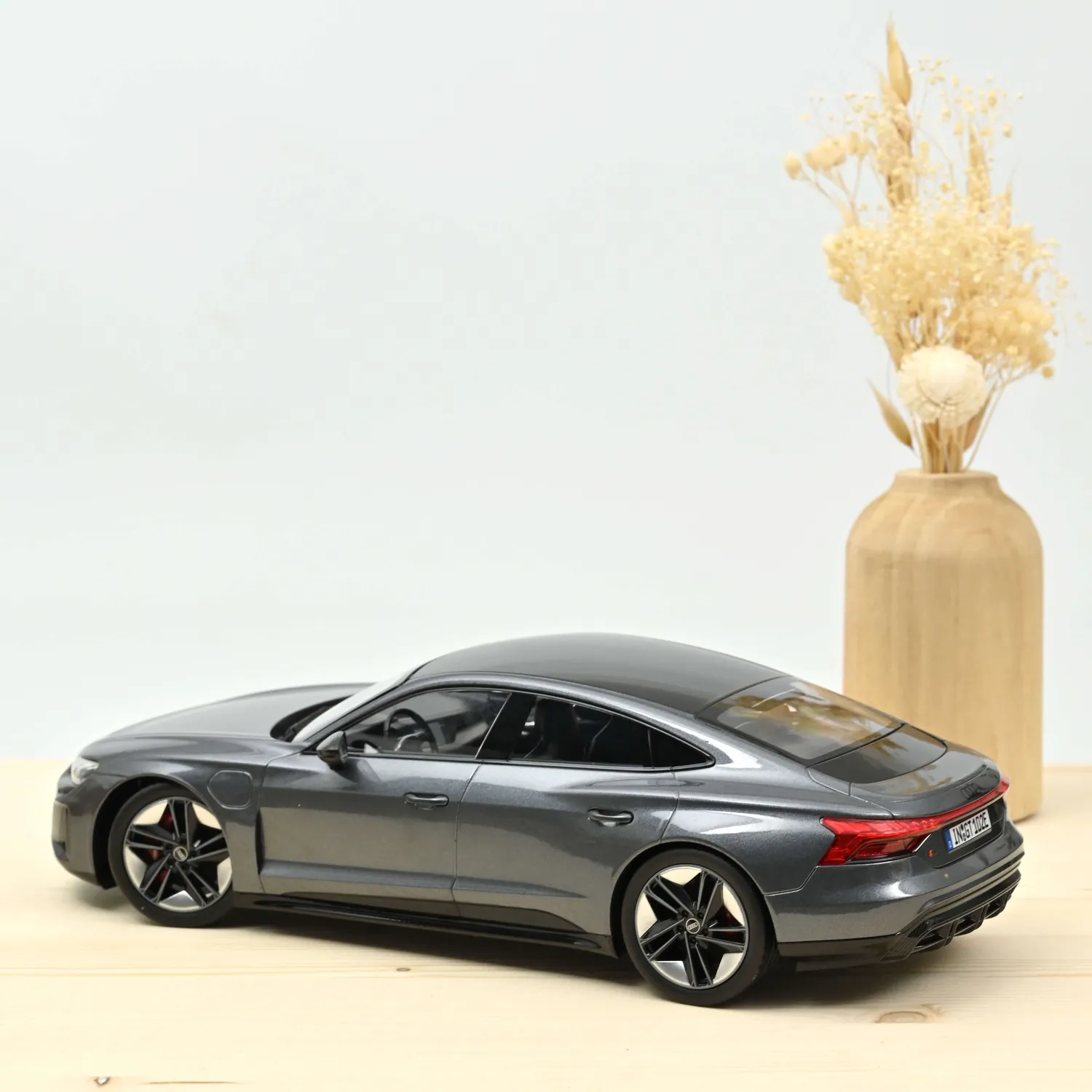 Norev Audi RS e-tron GT 2021 voiture miniature 1/18 gris