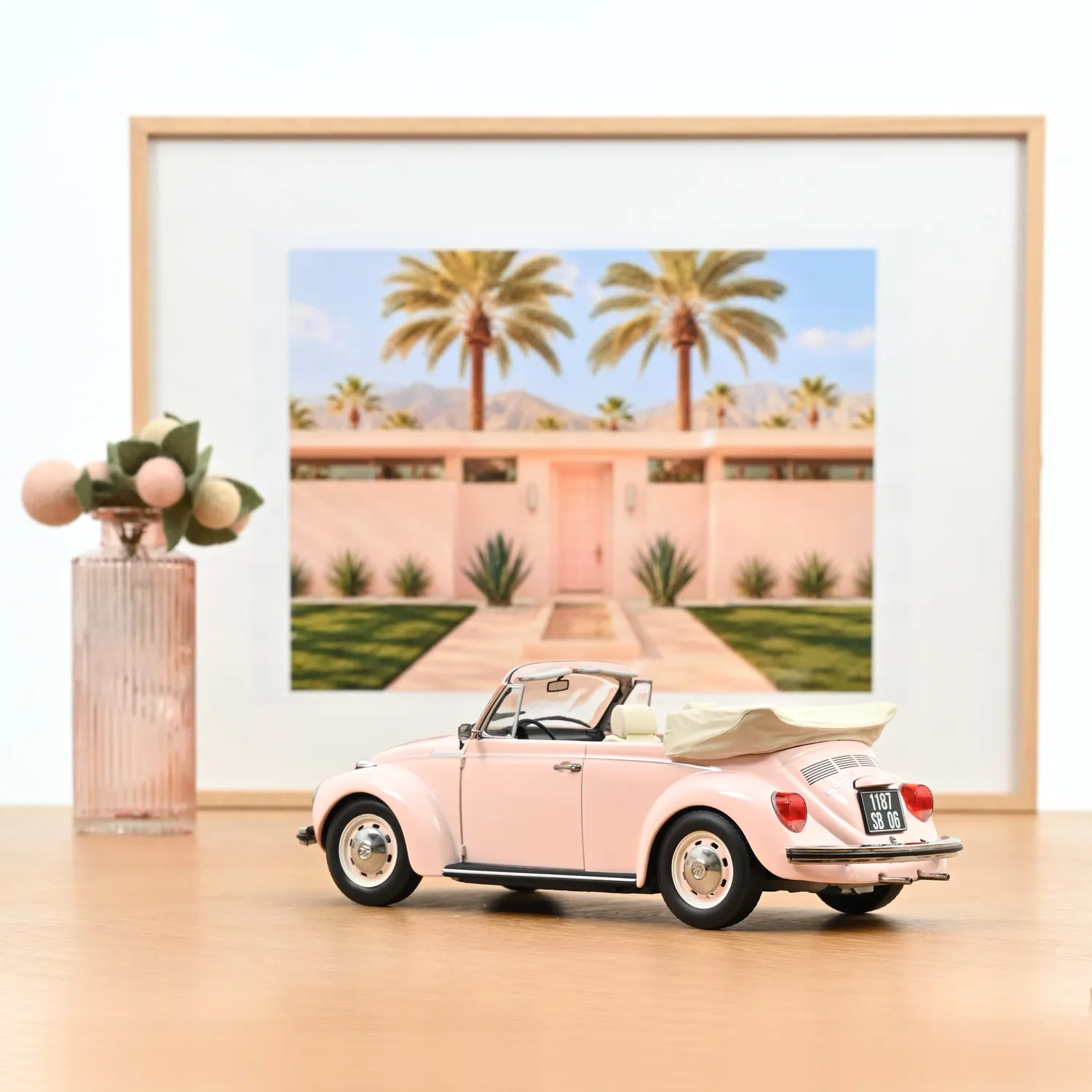 Norev VW 1303 Coccinelle Cabriolet 1972 miniature 1/18 rose
