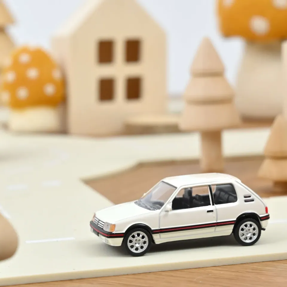 Norev Peugeot 205 GTI 1988 miniature 1/54 blanc meije