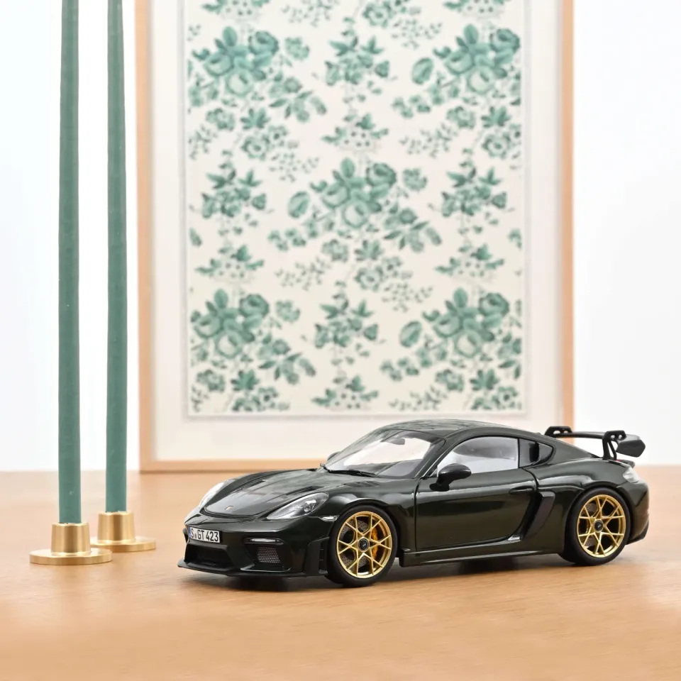 Norev Porsche Cayman GT4 RS 2023 miniature 1/18 vert