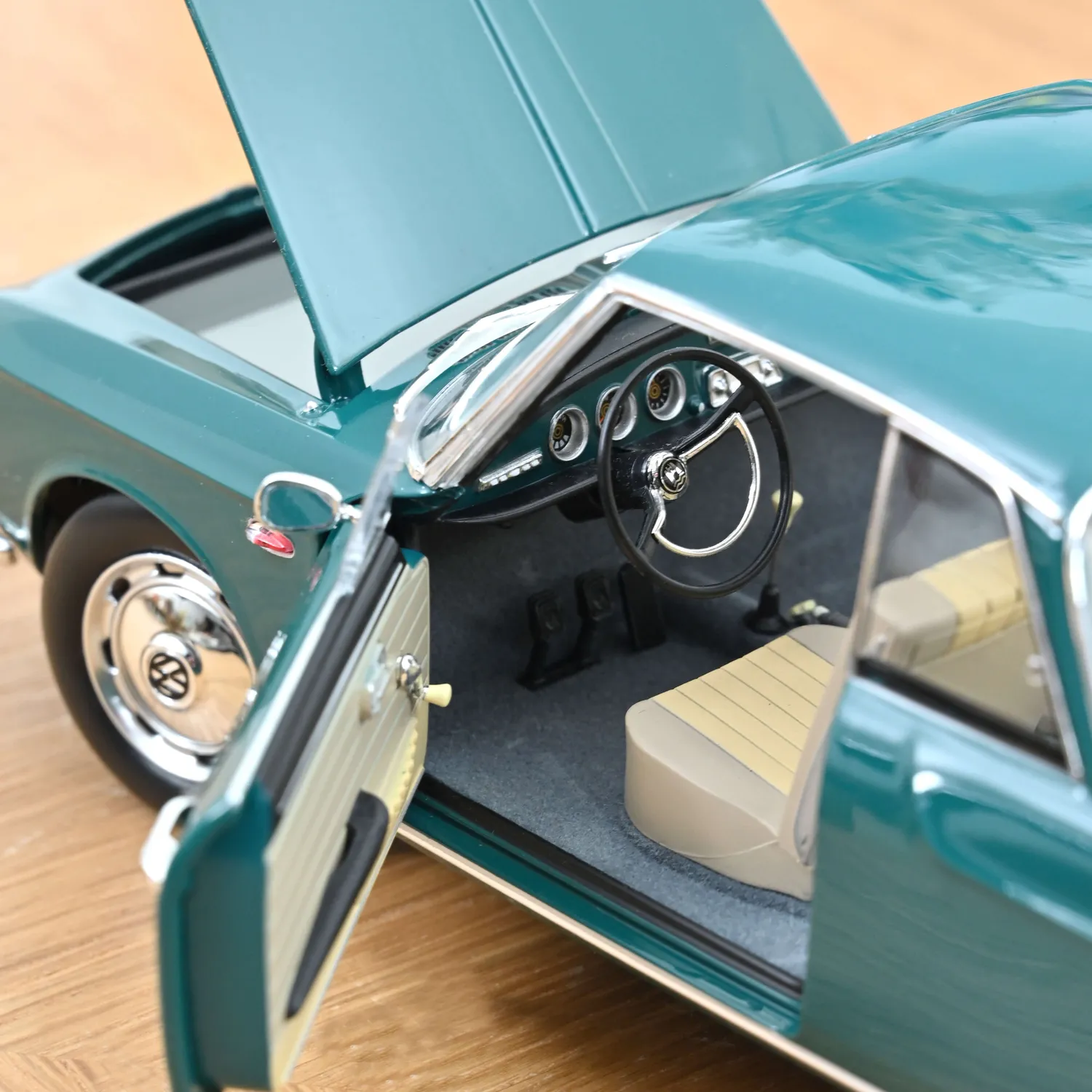 Norev VW Karmann Ghia 1500 1963 miniature 1/18 vert