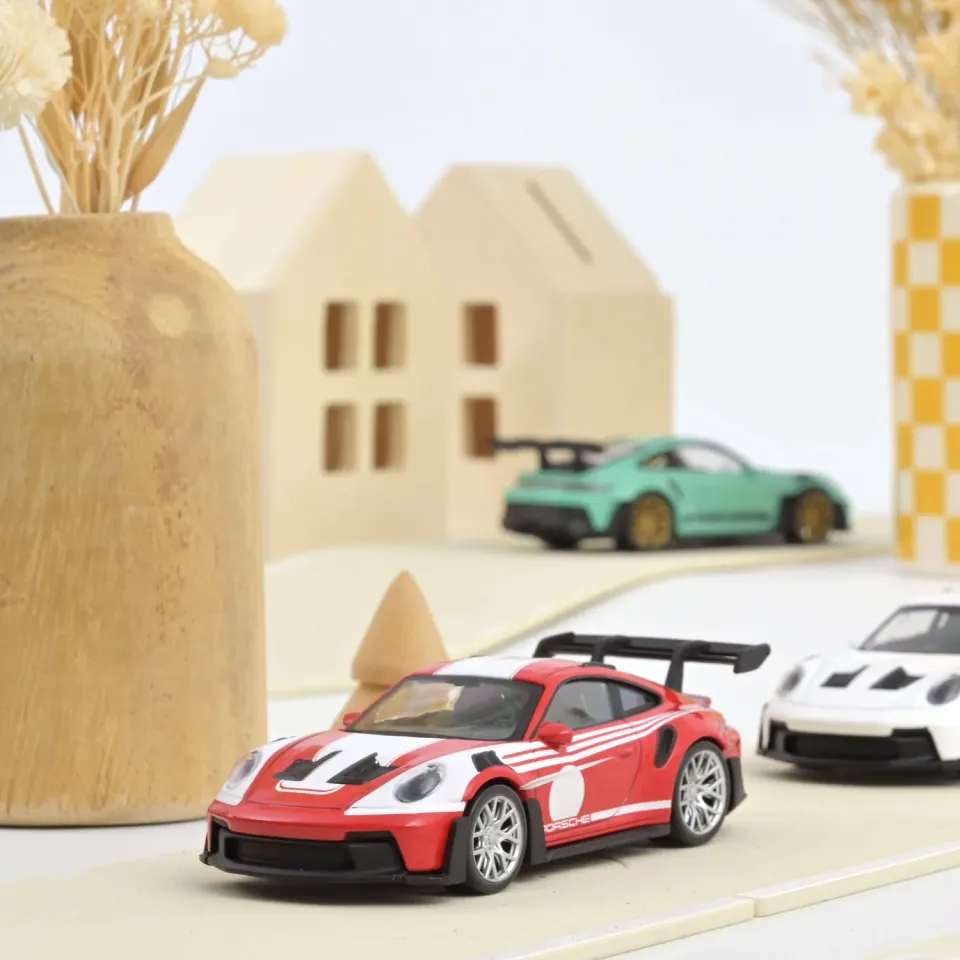 Norev Porsche 911 GT3 RS 2022 jet-car 1/43 rouge Salzbourg