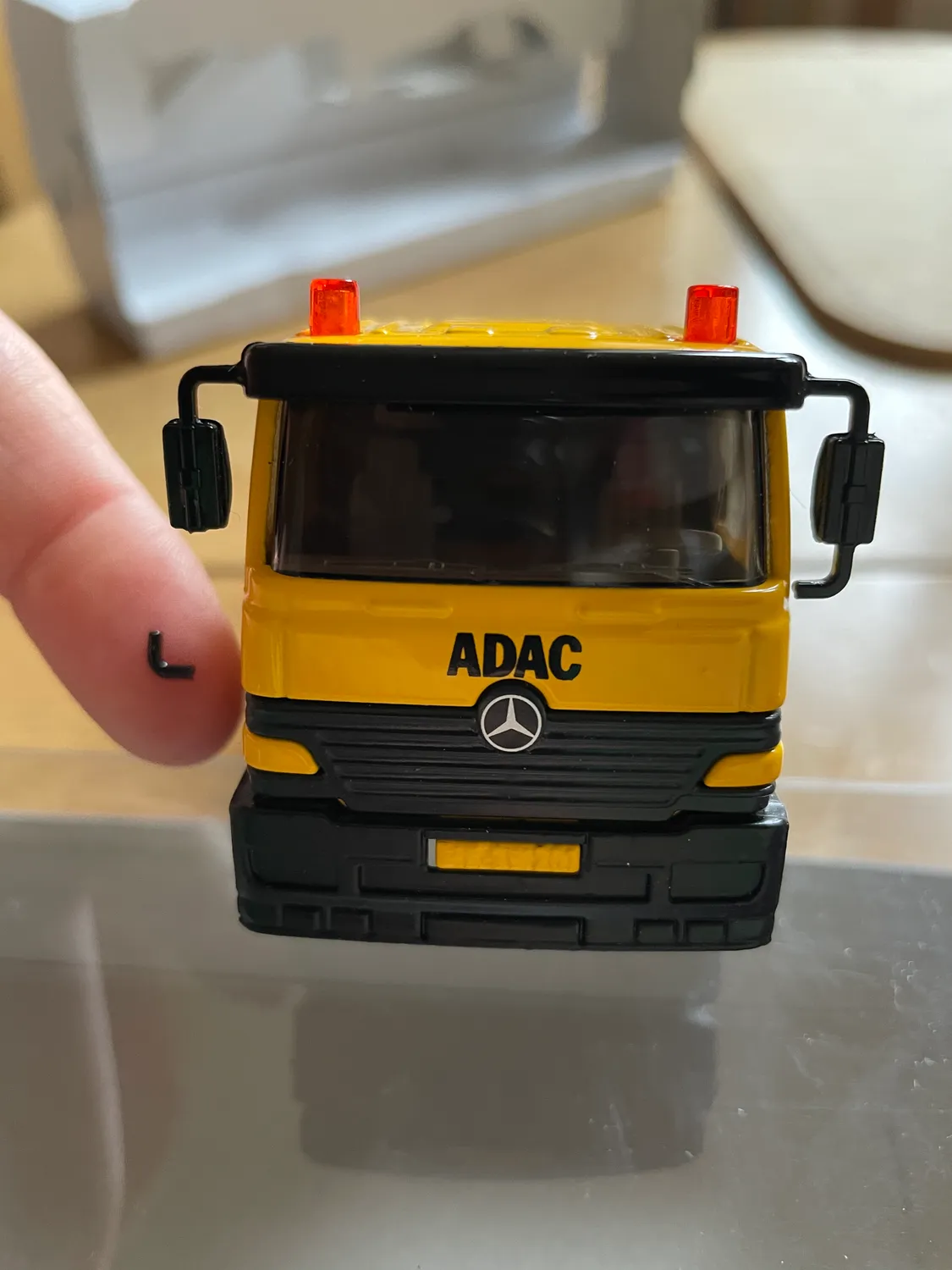 Siku 2712 dépanneuse + voiture miniature 1/55 jaune ADAC