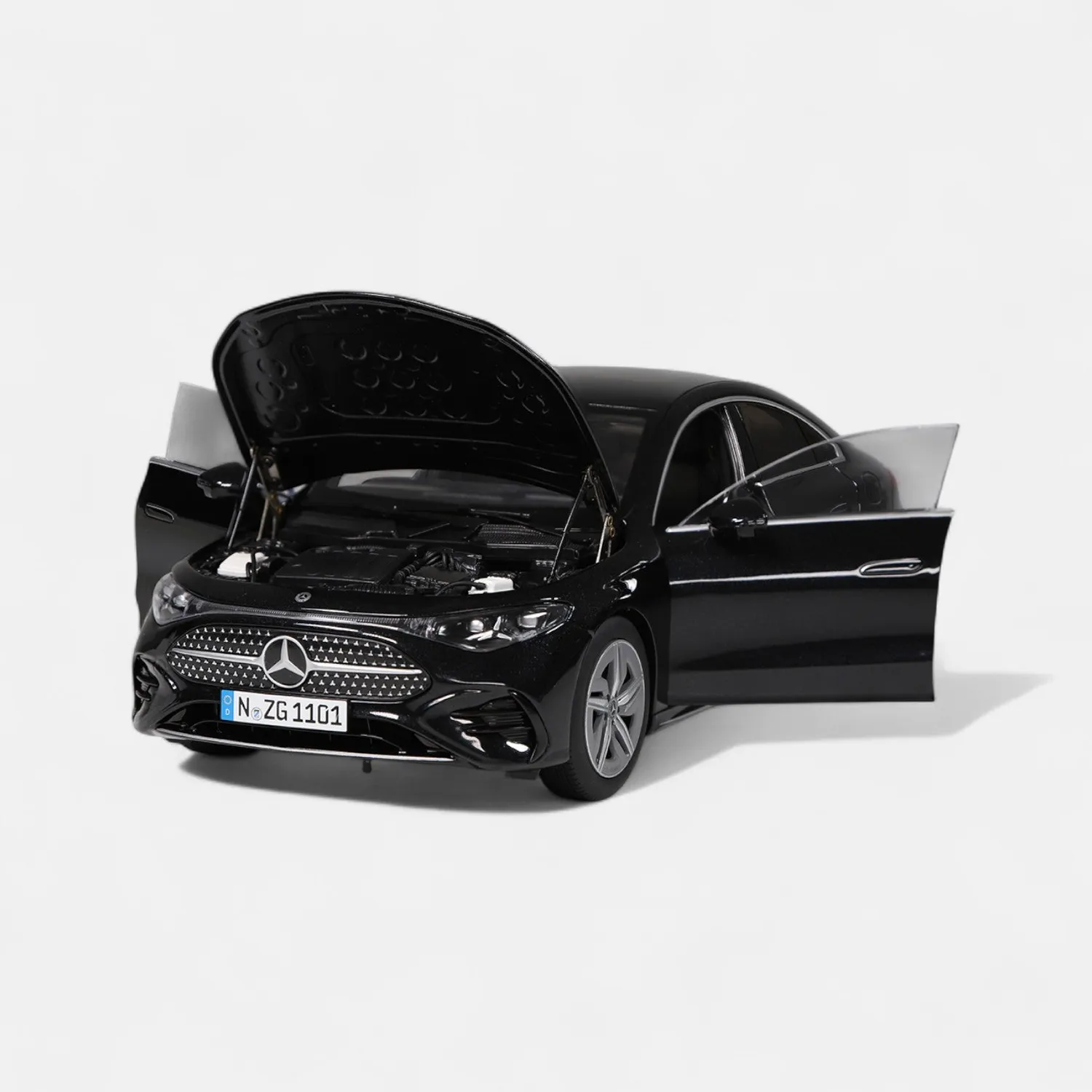 NZG Mercedes CLA Coupé voiture miniature 1:18 hybride