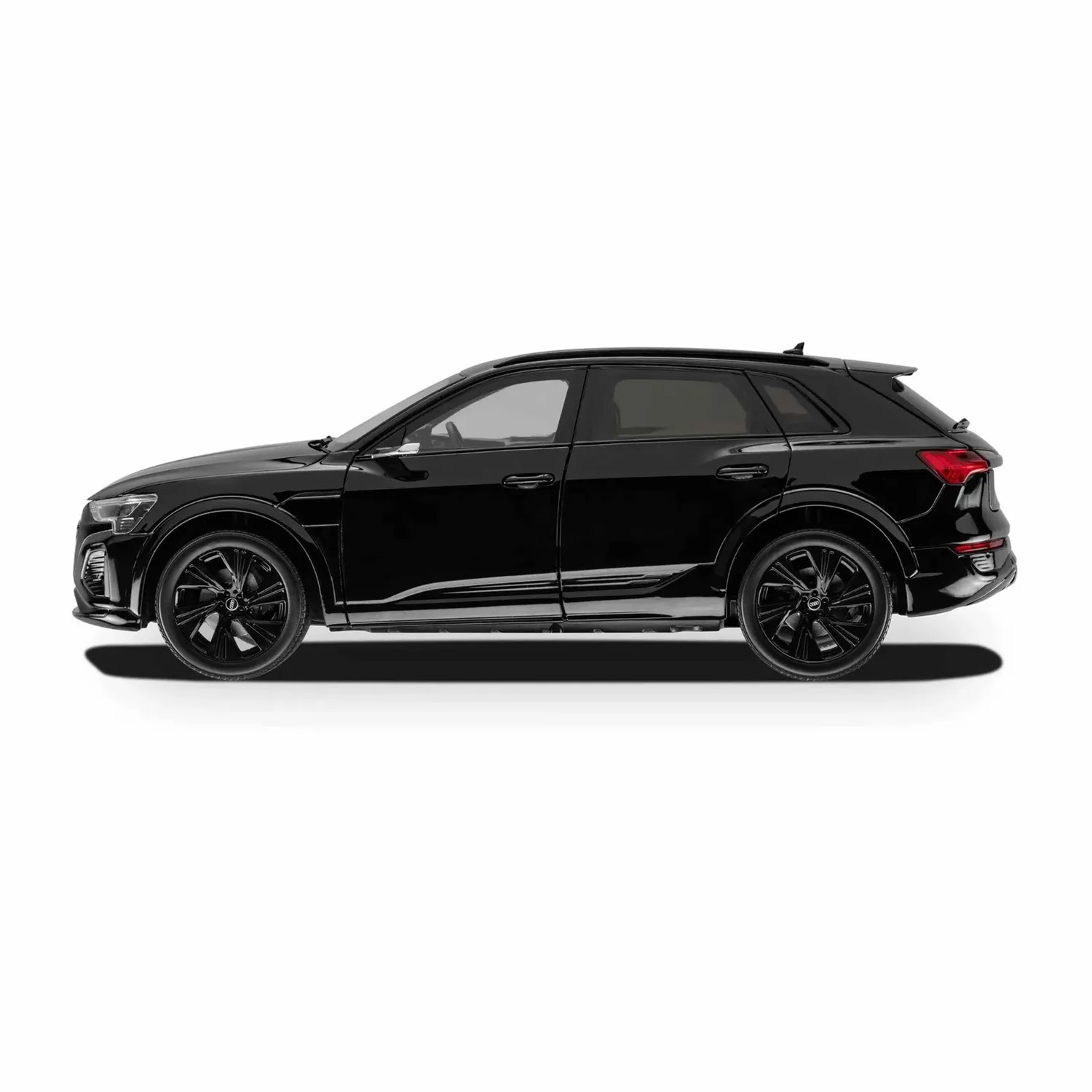 Norev Audi Q8 e-tron 2023 voiture miniature 1/18 noir Mythe
