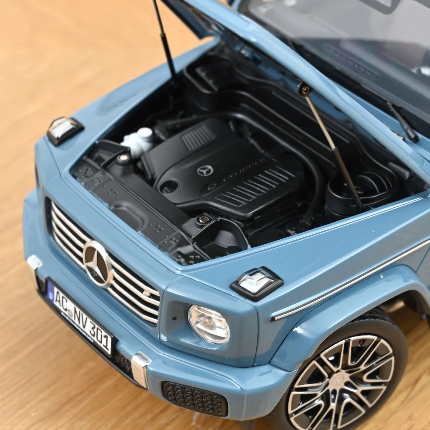Norev Mercedes Classe G 2024 miniature 1/18 Bleu Vintage