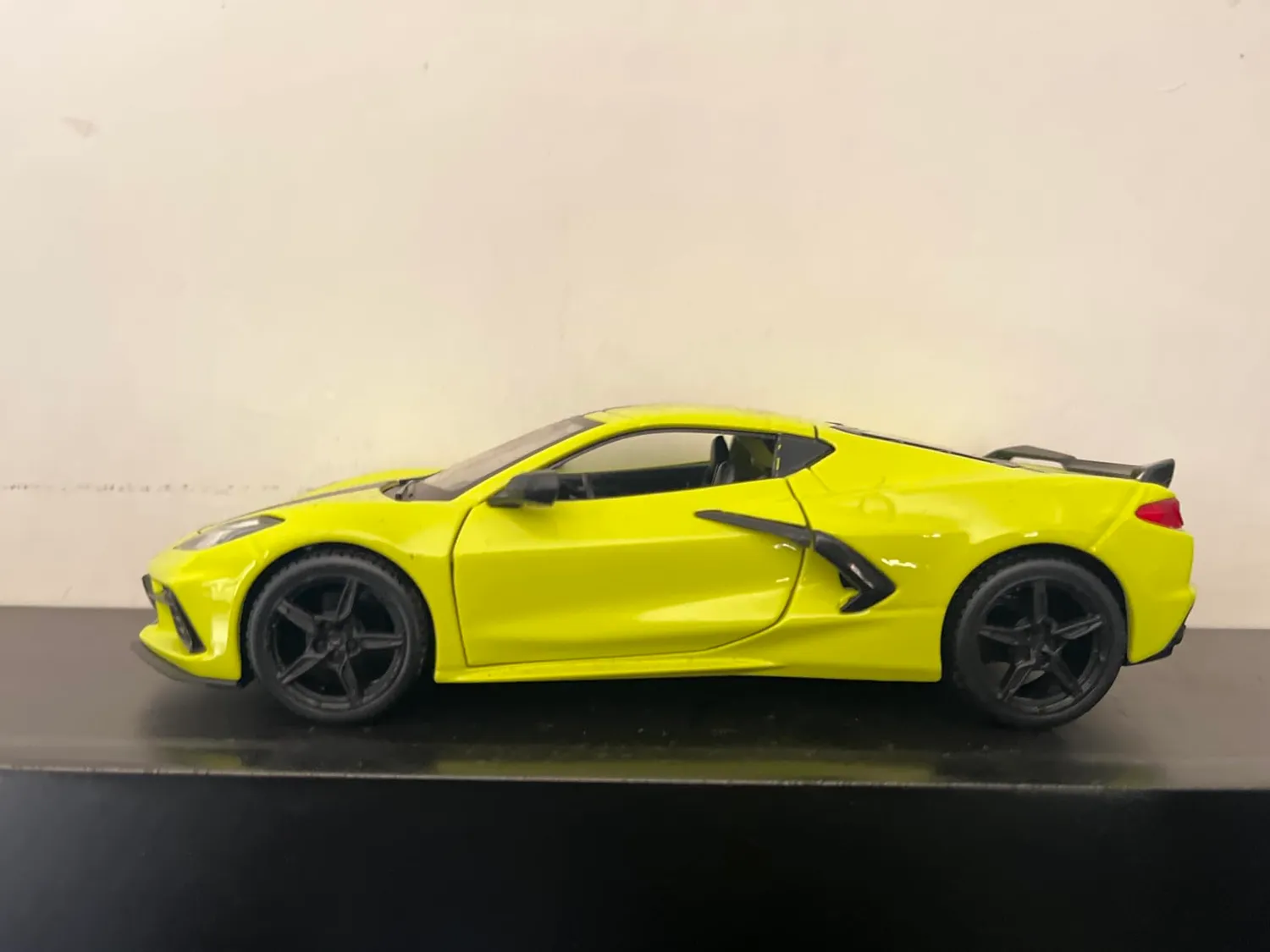 MAISTO Special Edition Corvette miniature auto 1/24 métal
