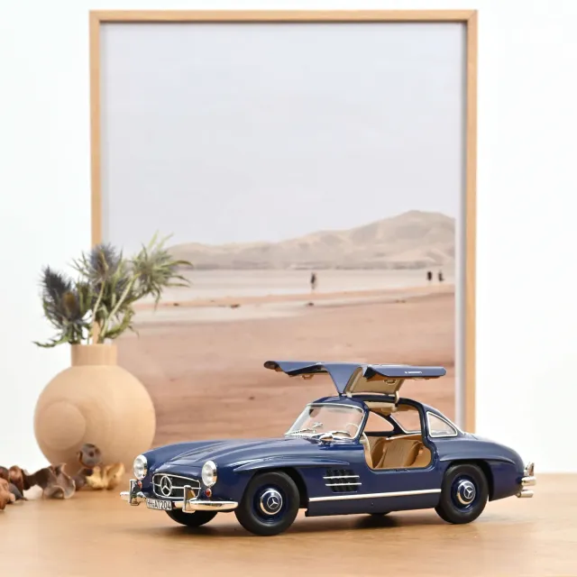 Norev Mercedes 300 SL 1954 miniature 1/18 bleu intérieur