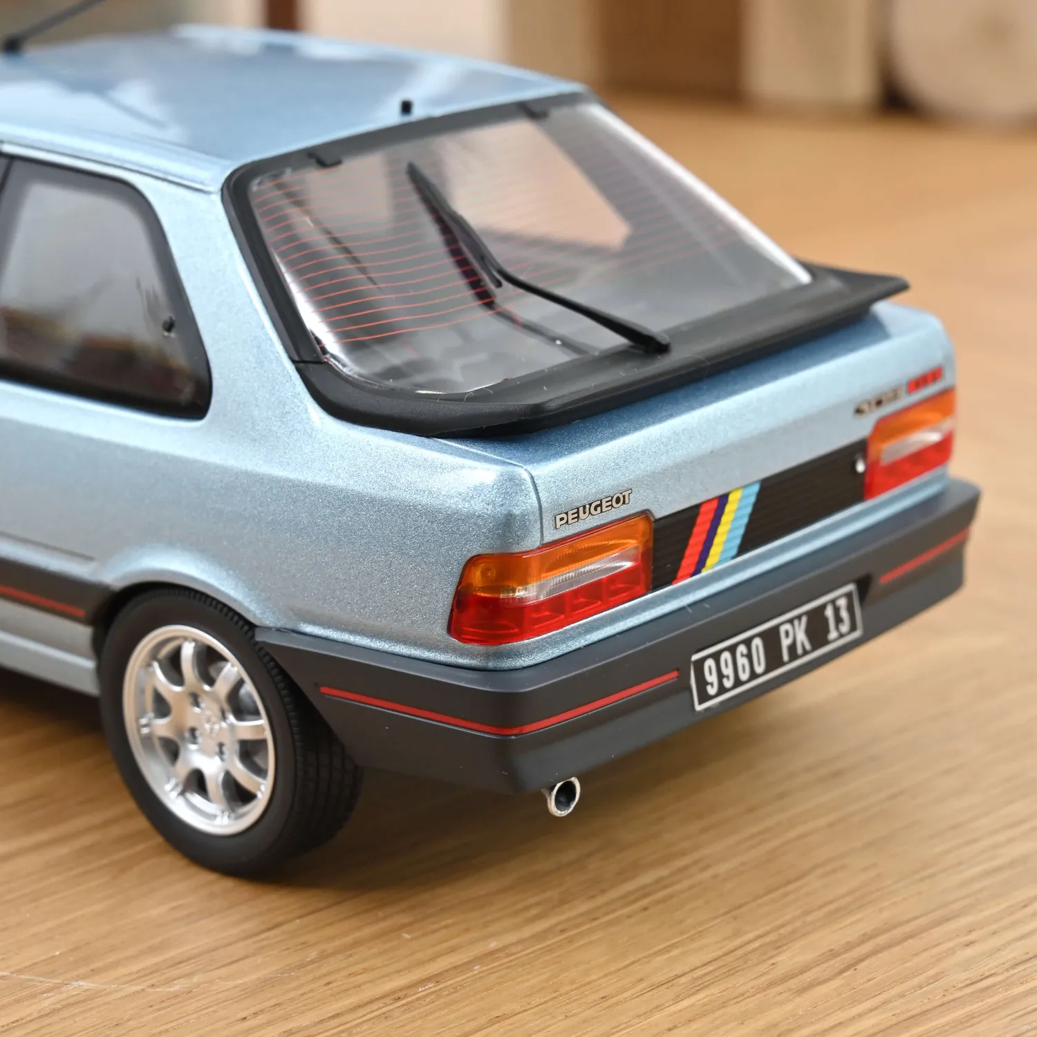 Norev Peugeot 309 GTi 1988 miniature 1/18 Bleu Topaze 300pcs