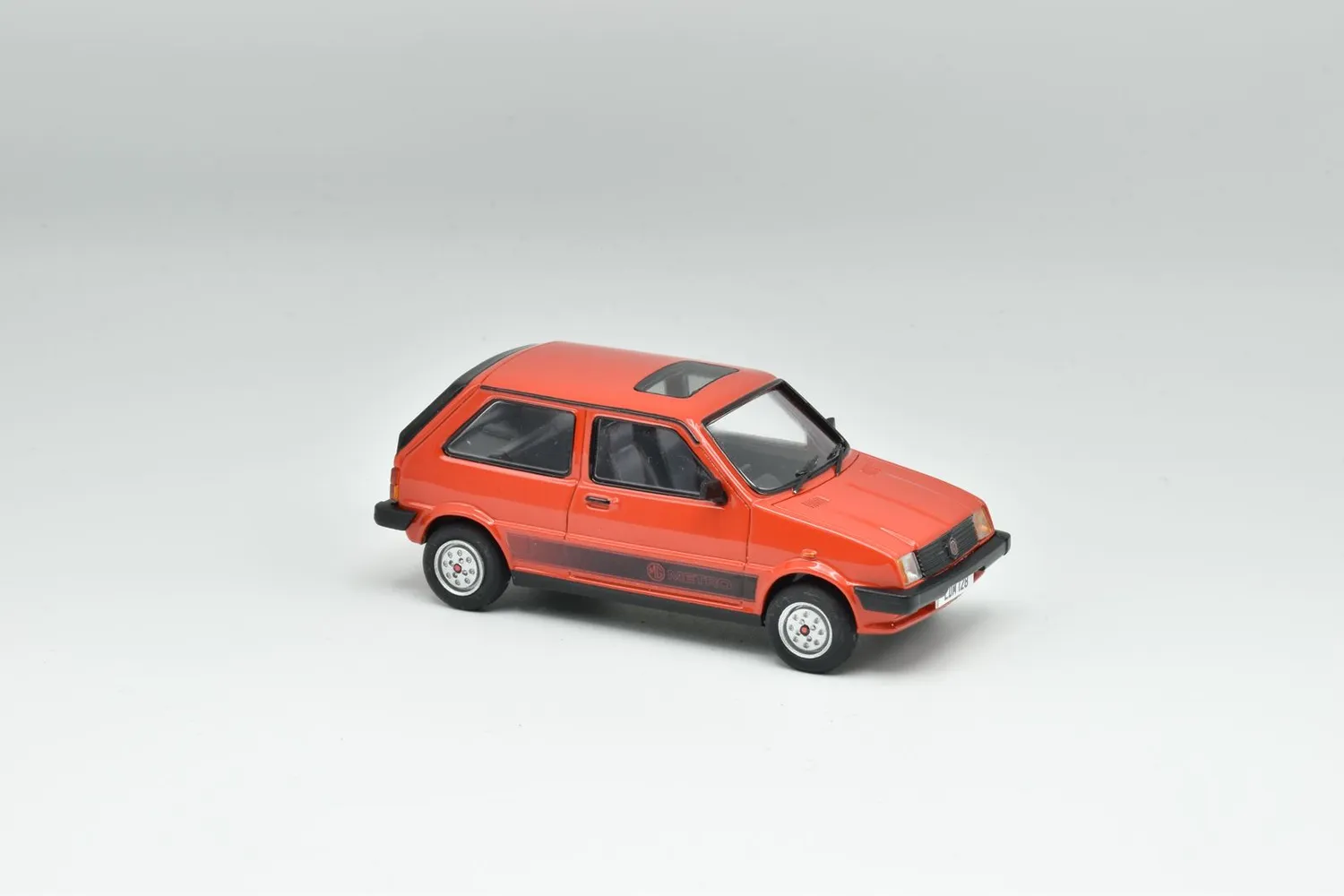 Lansdowne LDM 1983 MG Metro Cinnabar Red miniature rouge