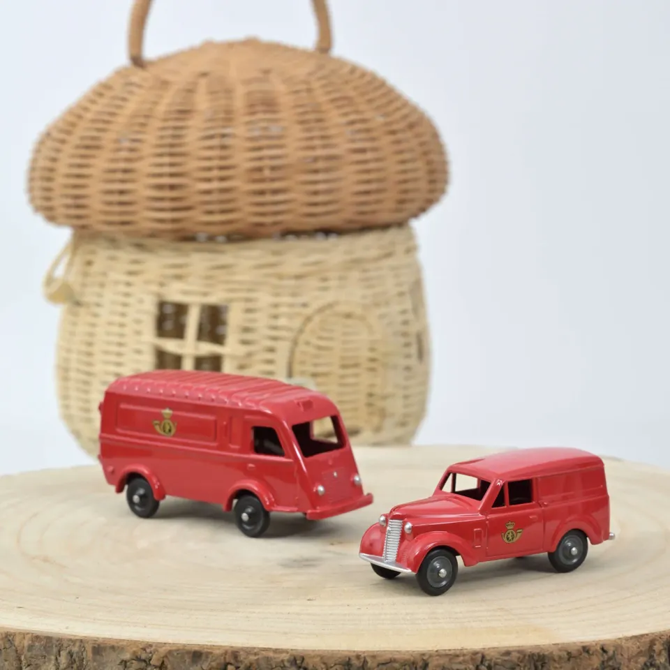 Norev Renault 1000kg Dauphinoise miniature 1/43 postes belges