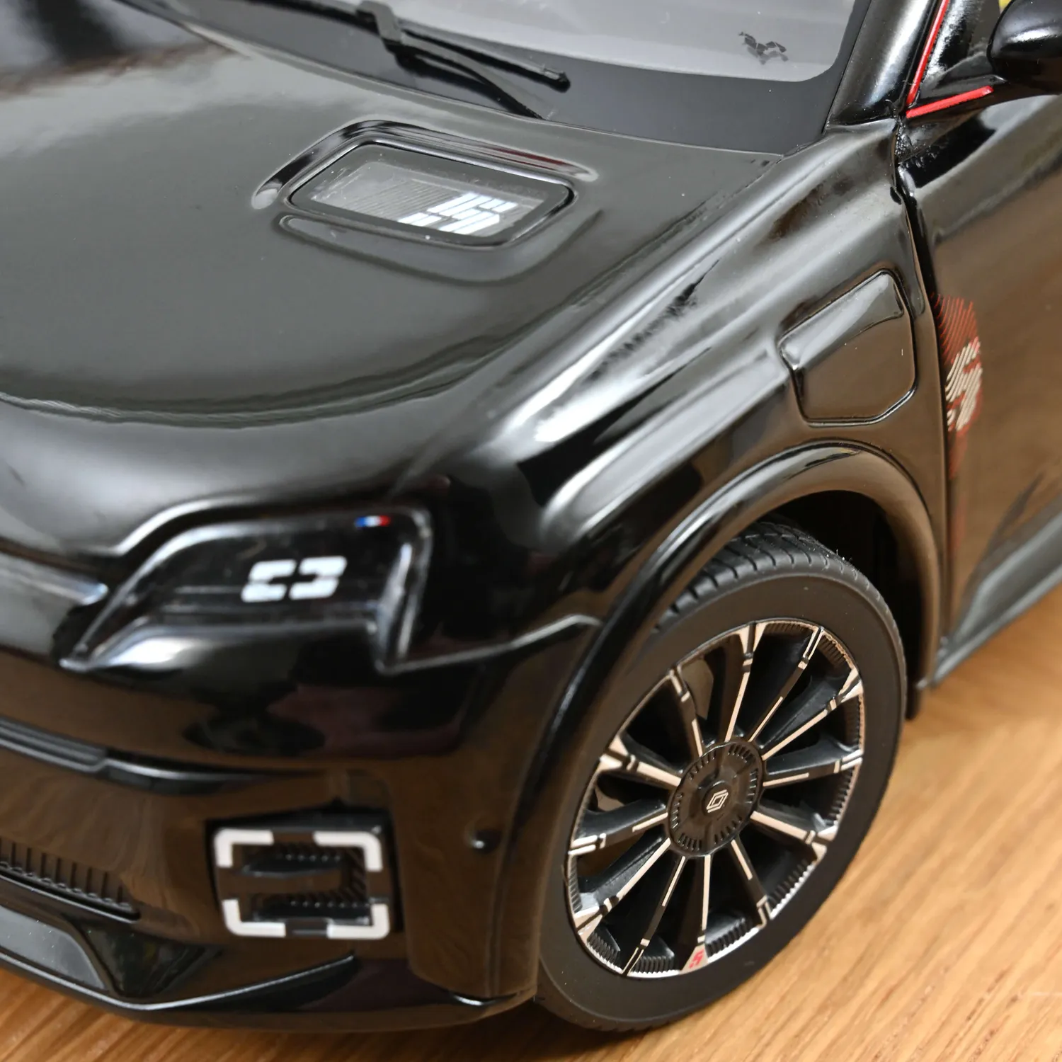 Norev Renault 5 E-Tech 2024 miniature 1/18 noir étoilé