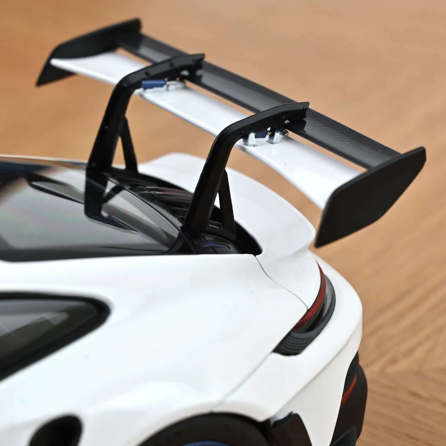 Norev Porsche 911 GT3 RS Pack Weissach 2022 miniature 1/18 blanc