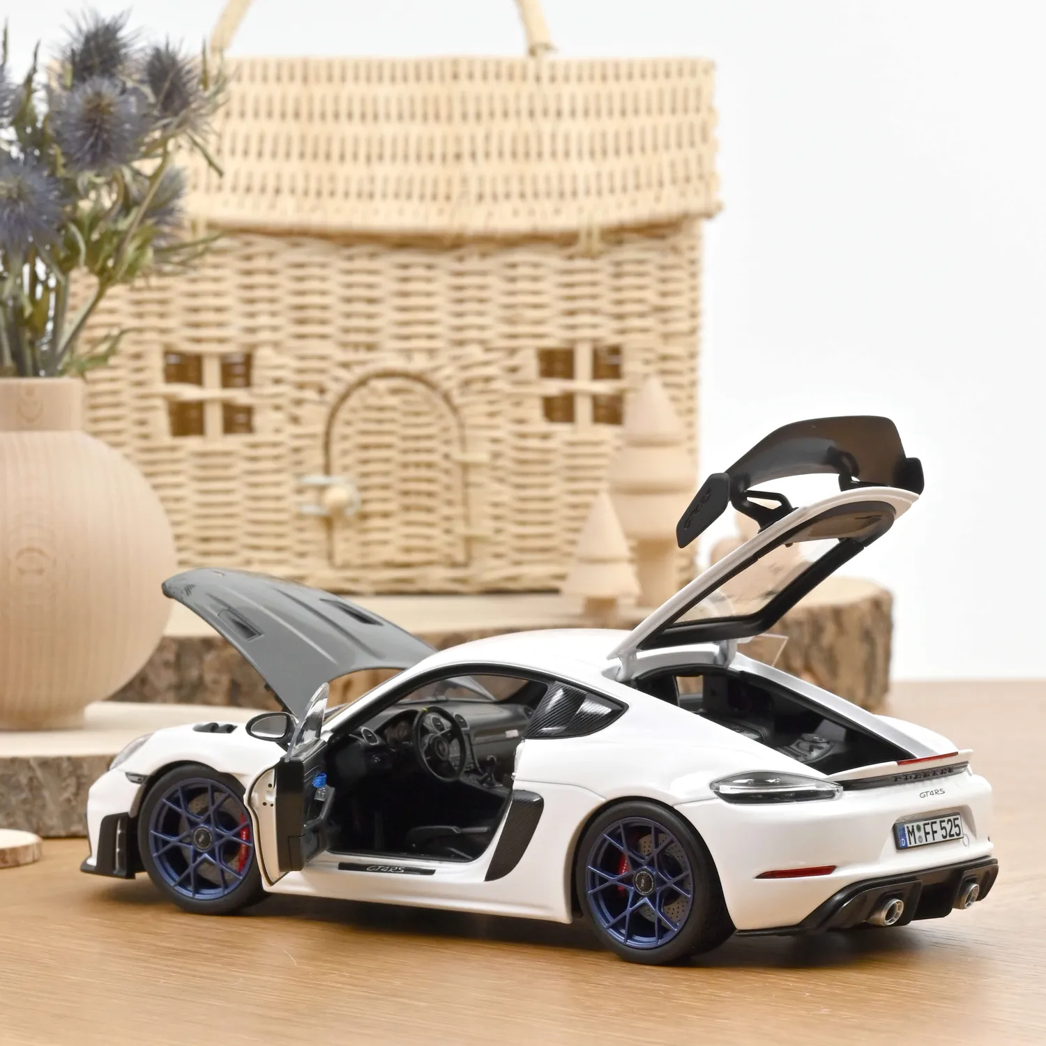 Norev Porsche Cayman GT4 RS voiture 1:18 blanc Weissach