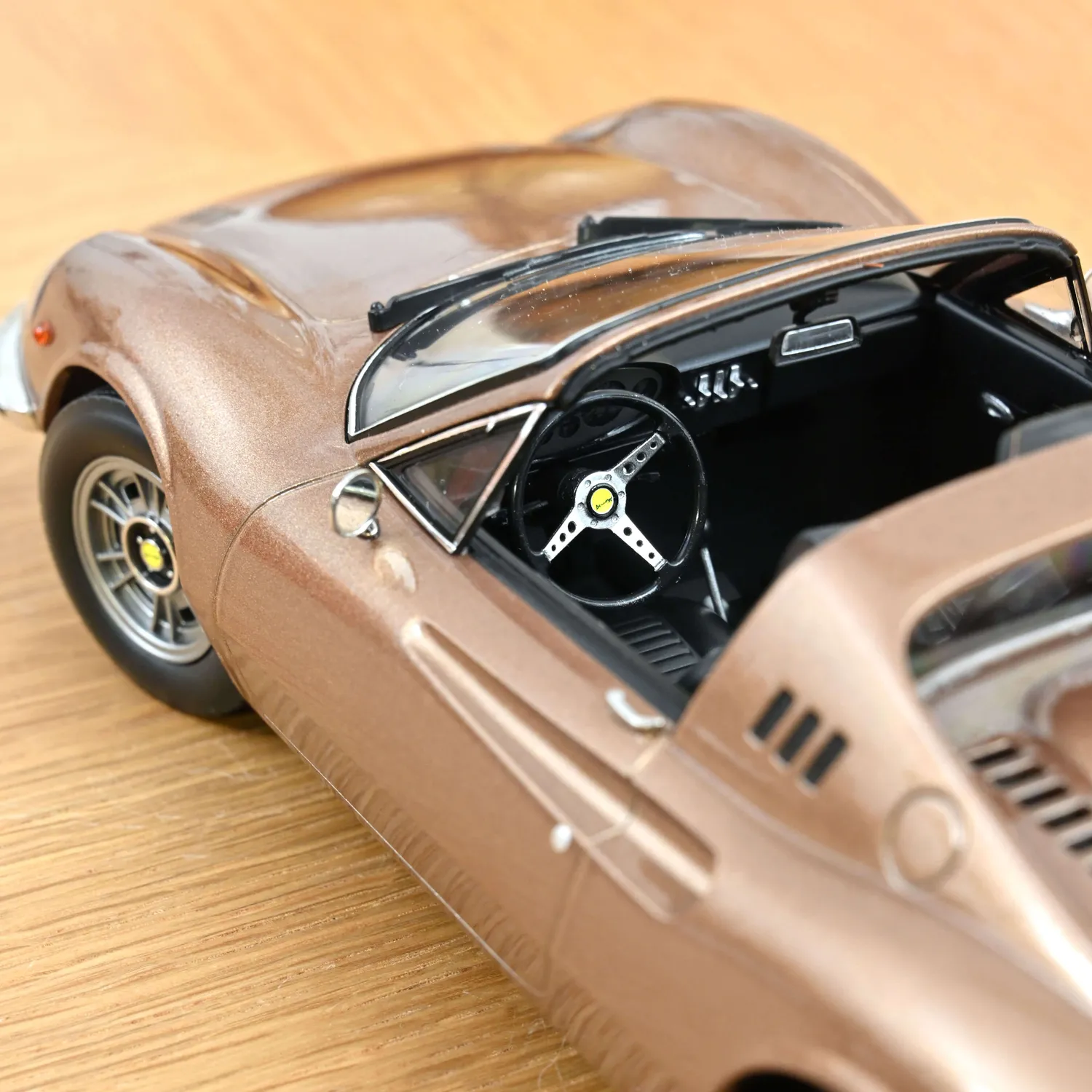 Norev Dino 246 GTS 1970 miniature 1/18 nocciola 200 pcs