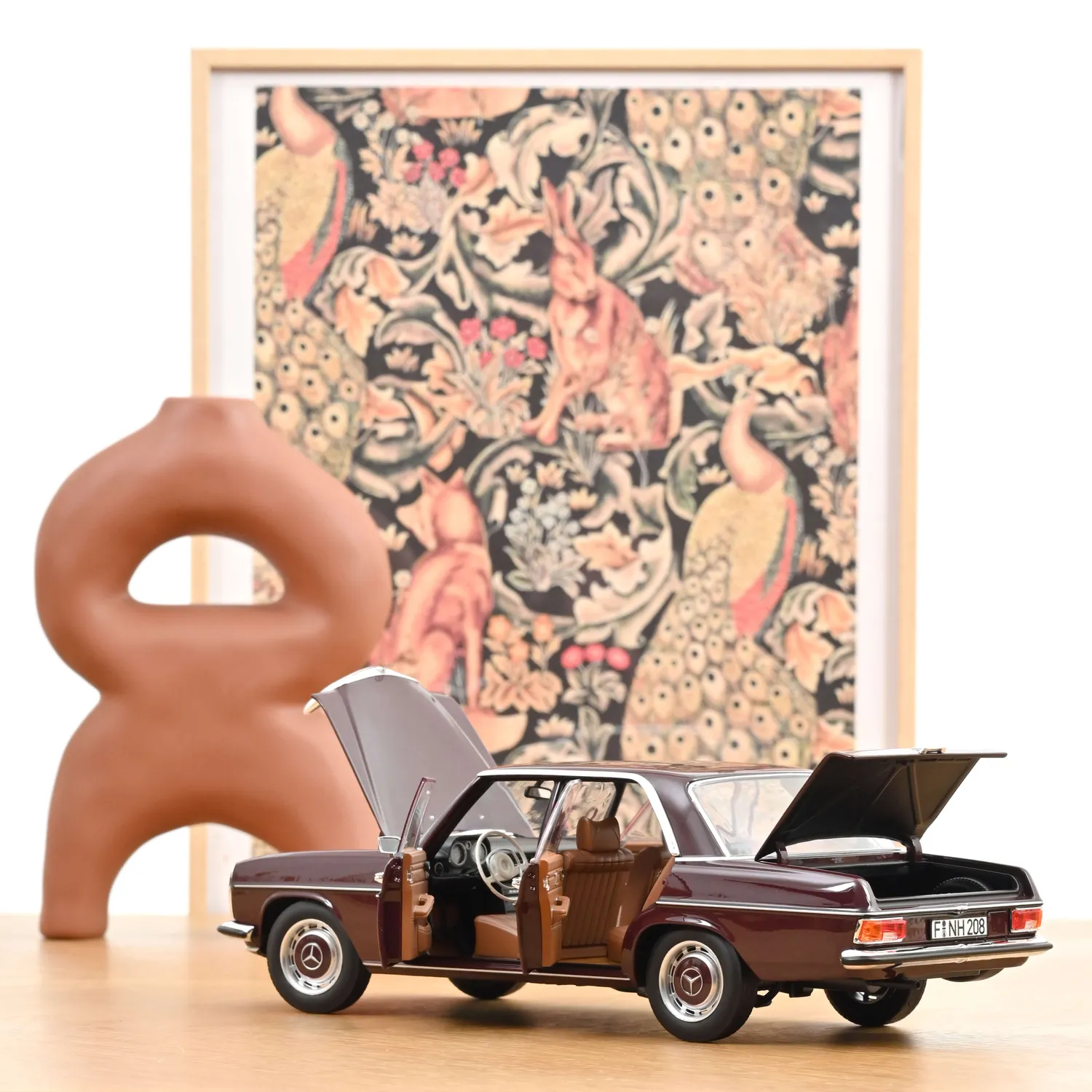 Norev Mercedes-Benz 200 1968 miniature 1/18 rouge brun foncé