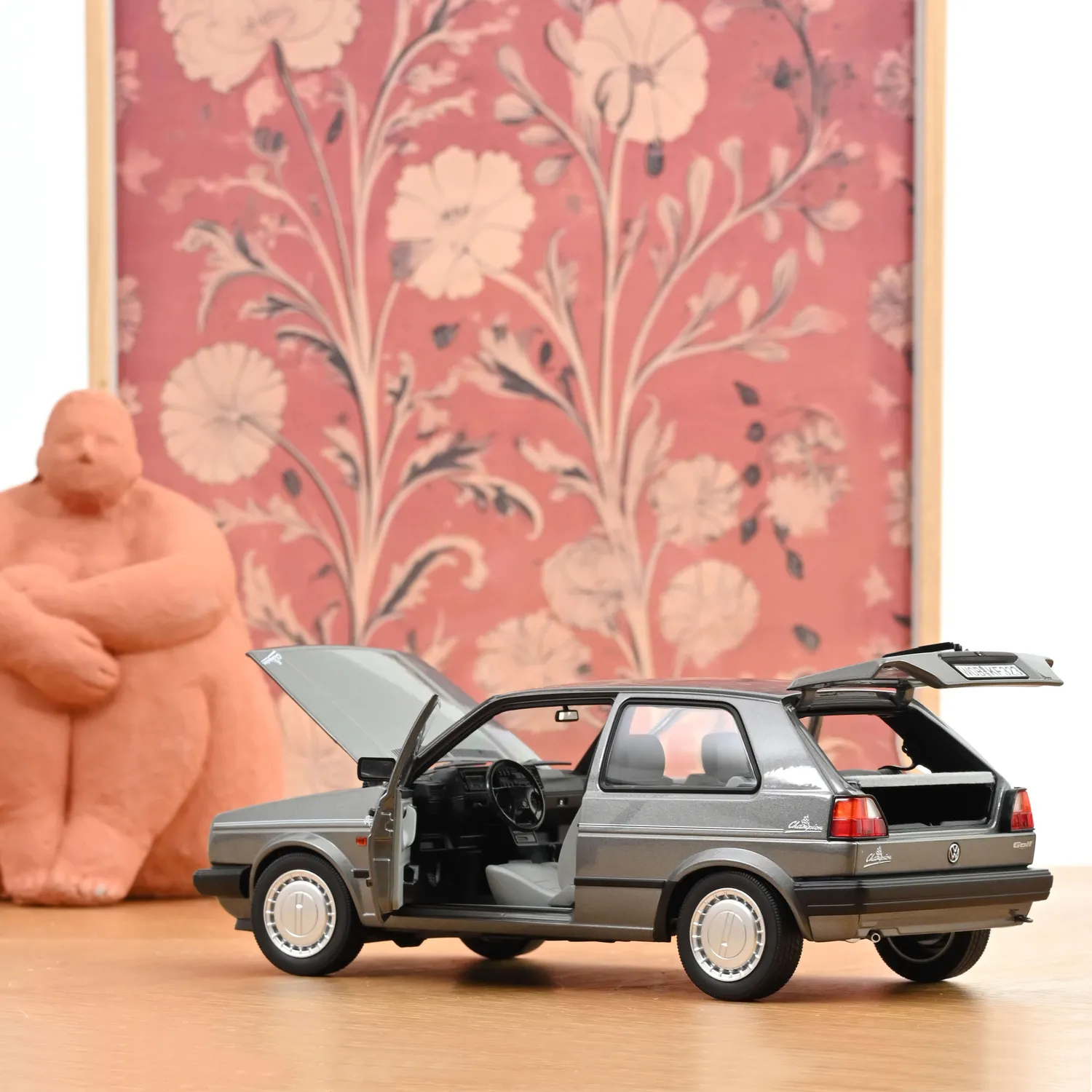 Norev VW Golf Champion 1990 miniature 1/18 grise