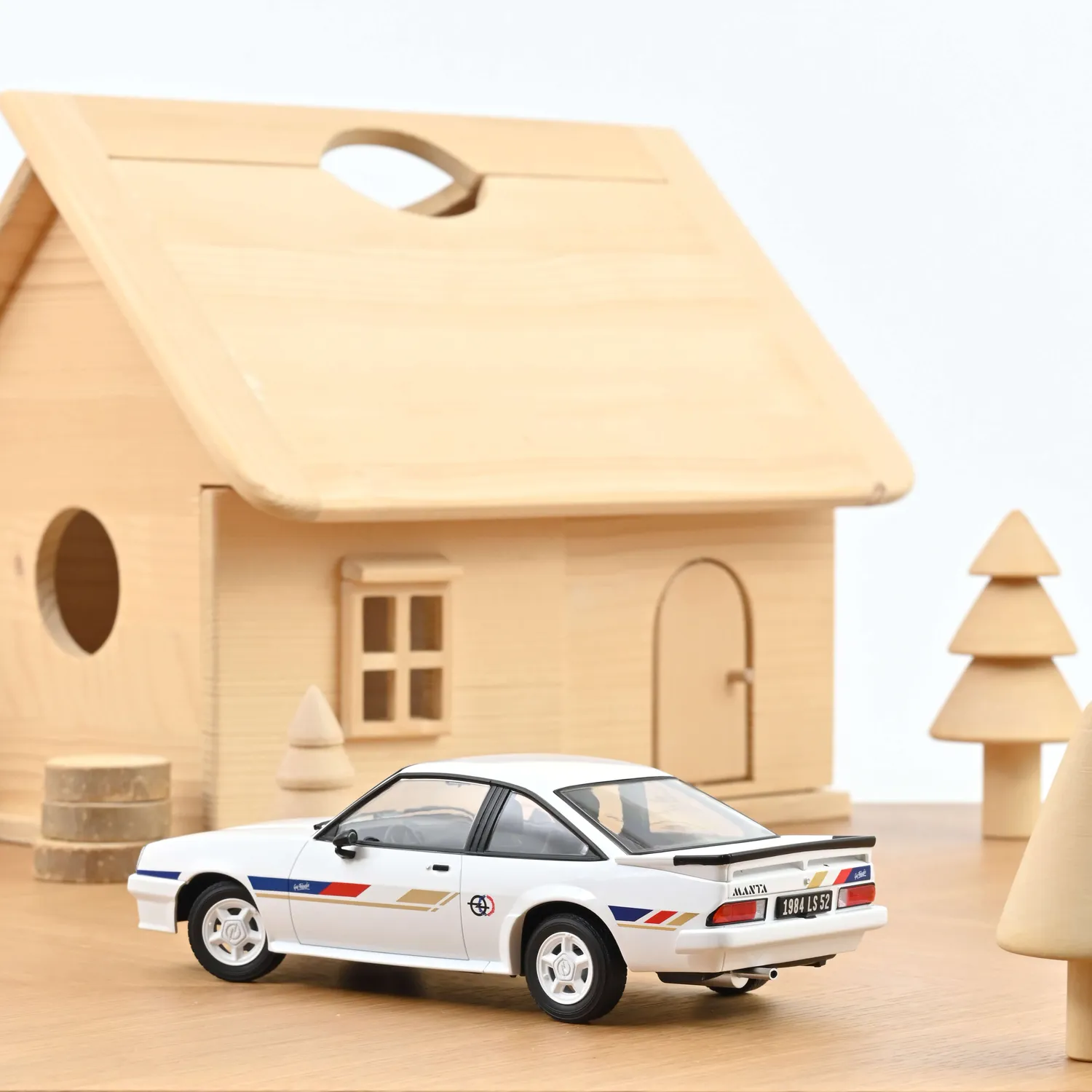 Norev Opel Manta Guy Fréquelin voiture miniature 1/18 blanc