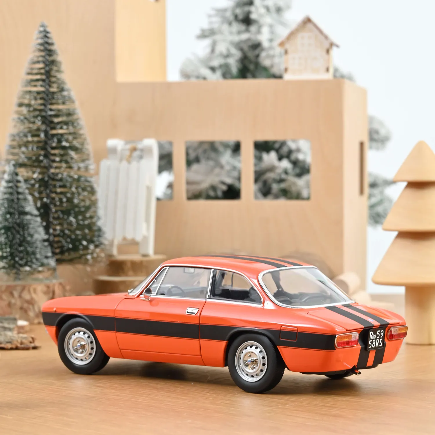 Norev Alfa Romeo 2000 GTV 1973 voiture miniature 1/18 orange