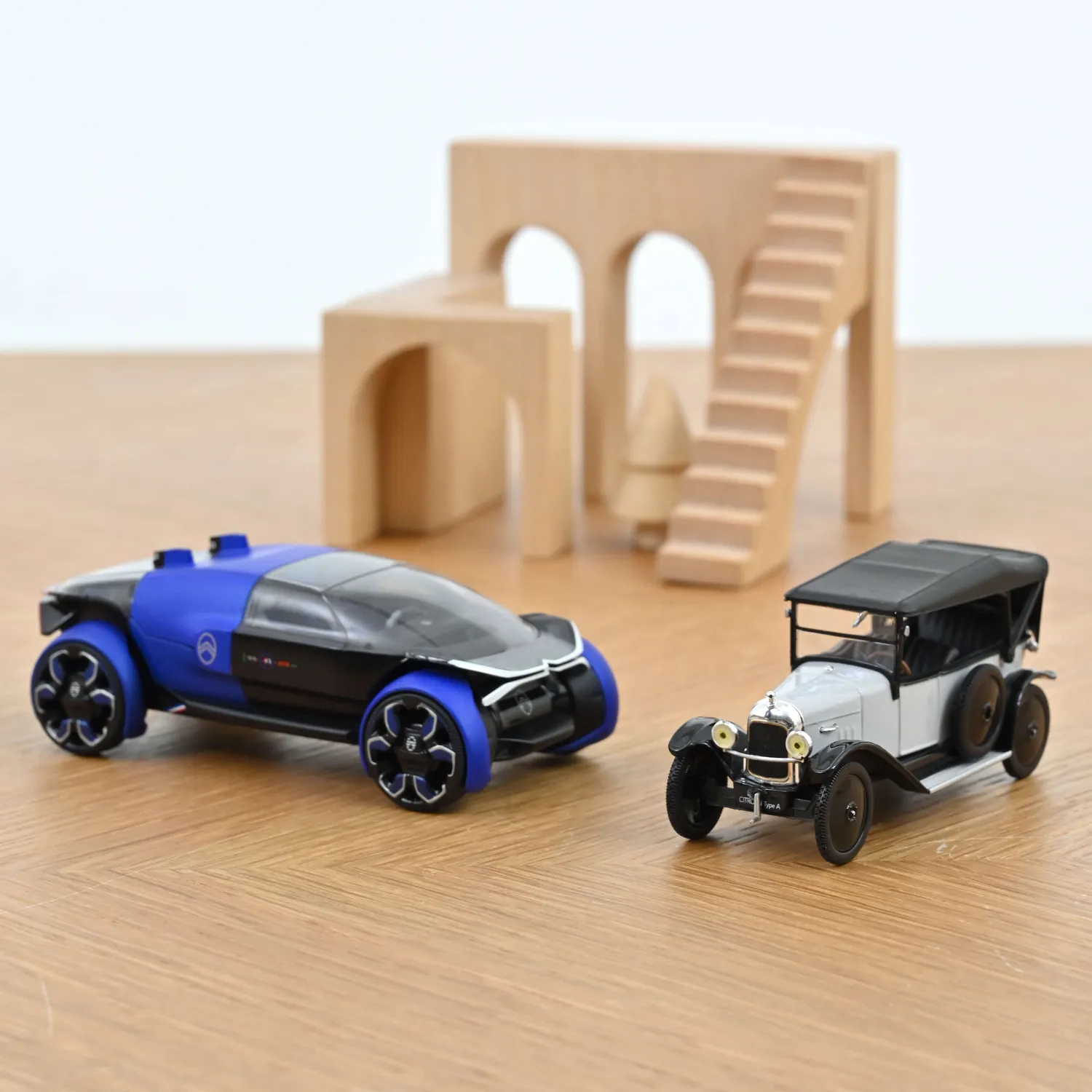 Norev Type A + 19_19 Concept voiture miniature 1/43 coffret