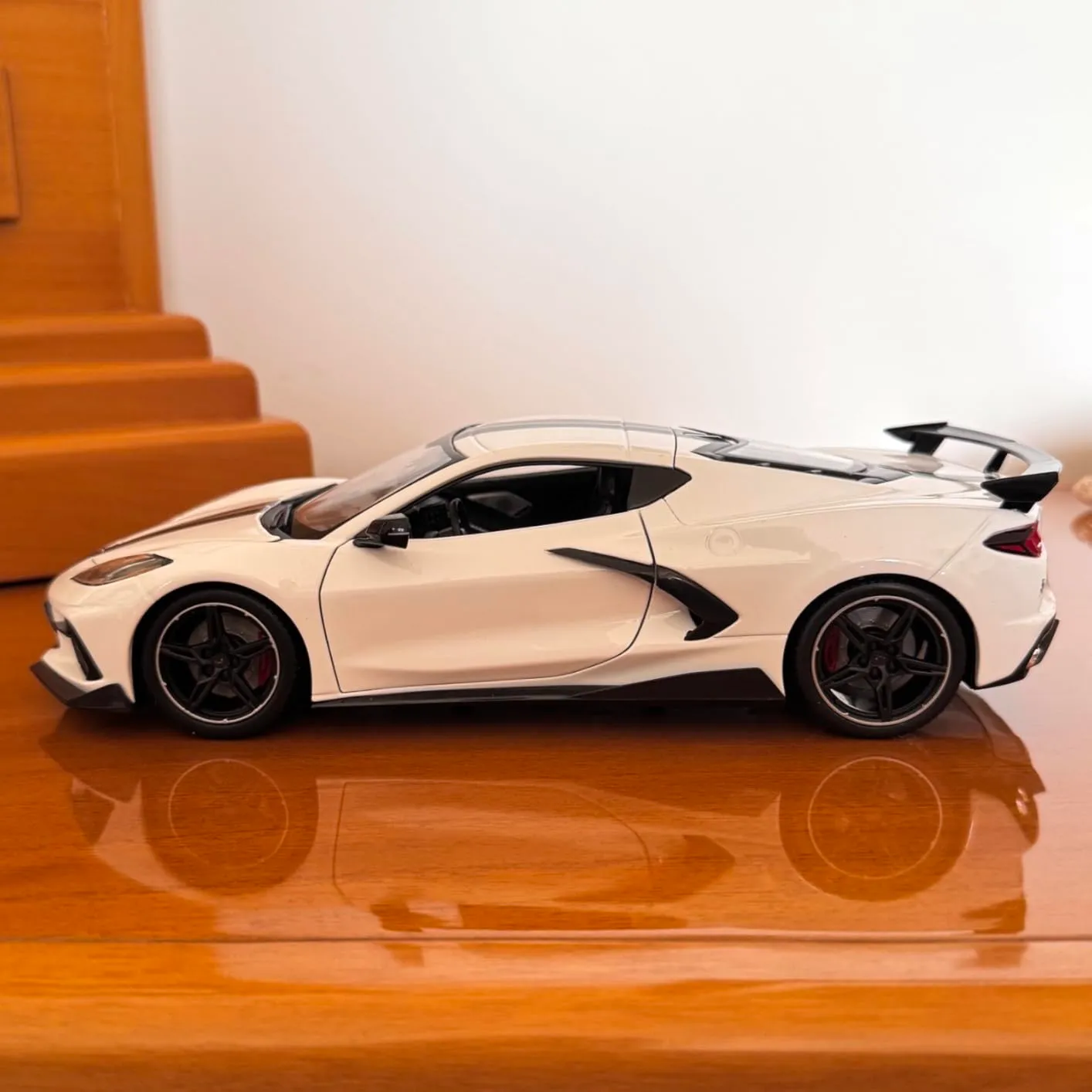 Maisto Chevrolet Corvette Stingray voiture miniature coupé 1/18