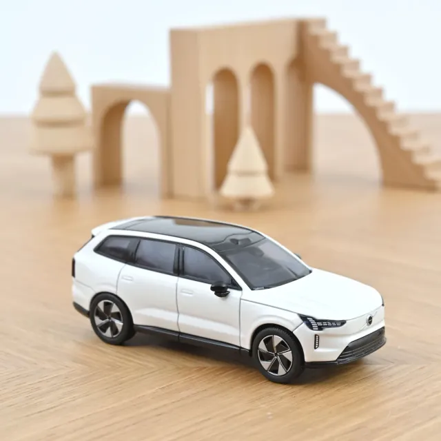 Norev Volvo EX90 2024 miniature 1/43 blanc cristal