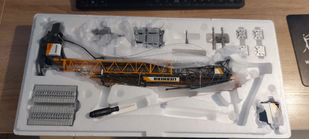 NZG Liebherr 81 K.1 grue miniature 1/50 fonctionnelle