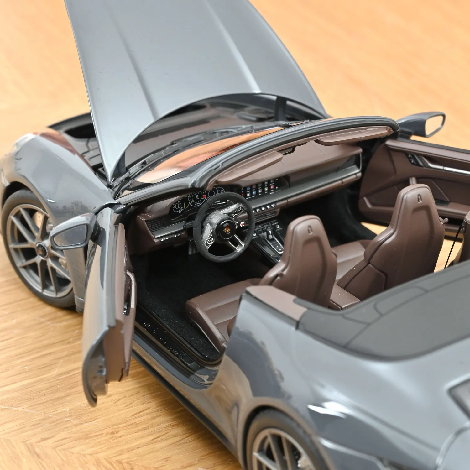 Norev Porsche 911 Carrera Cabriolet 2025 miniature 1/18 gris