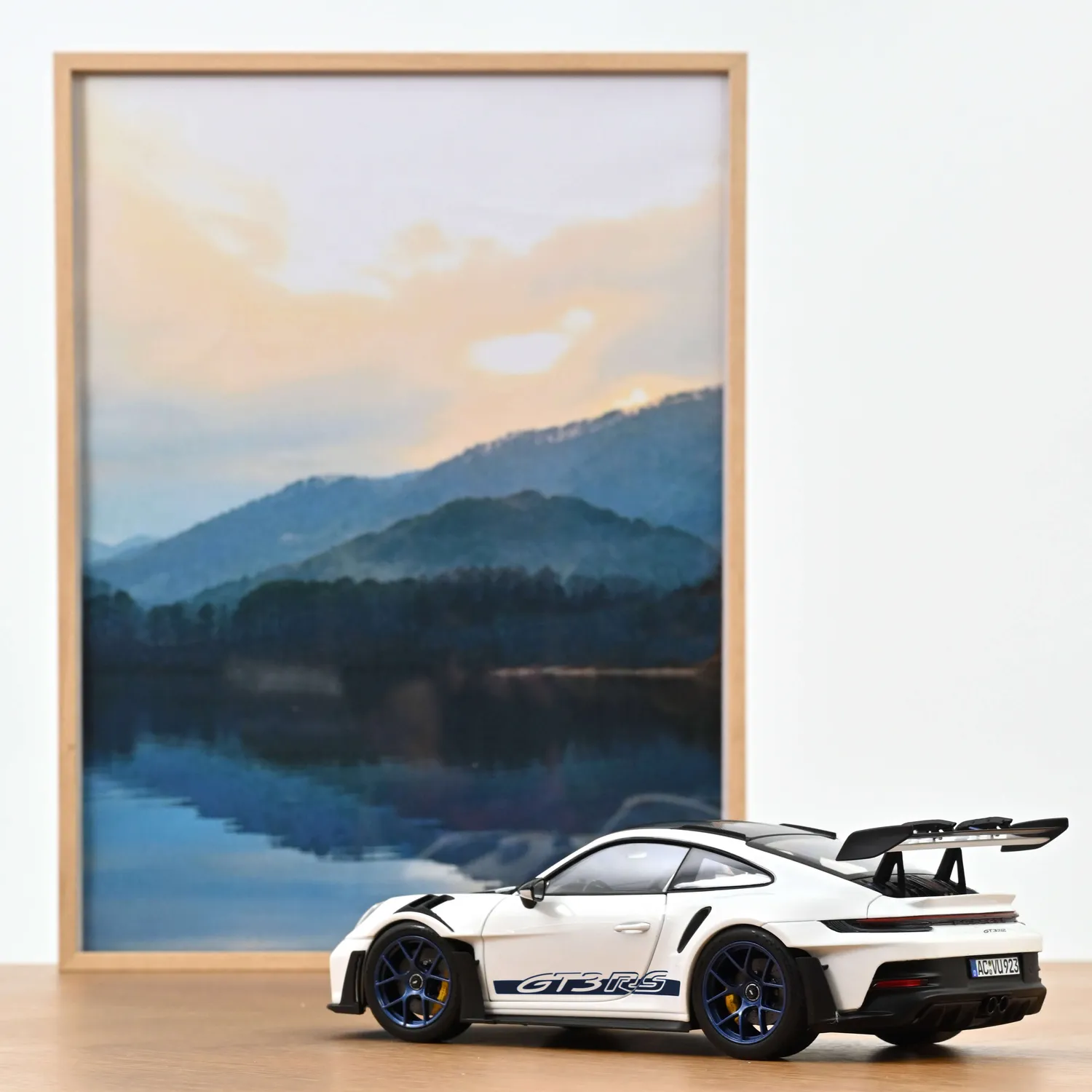 Norev Porsche 911 GT3 RS Pack Weissach 2022 miniature 1/18 blanc