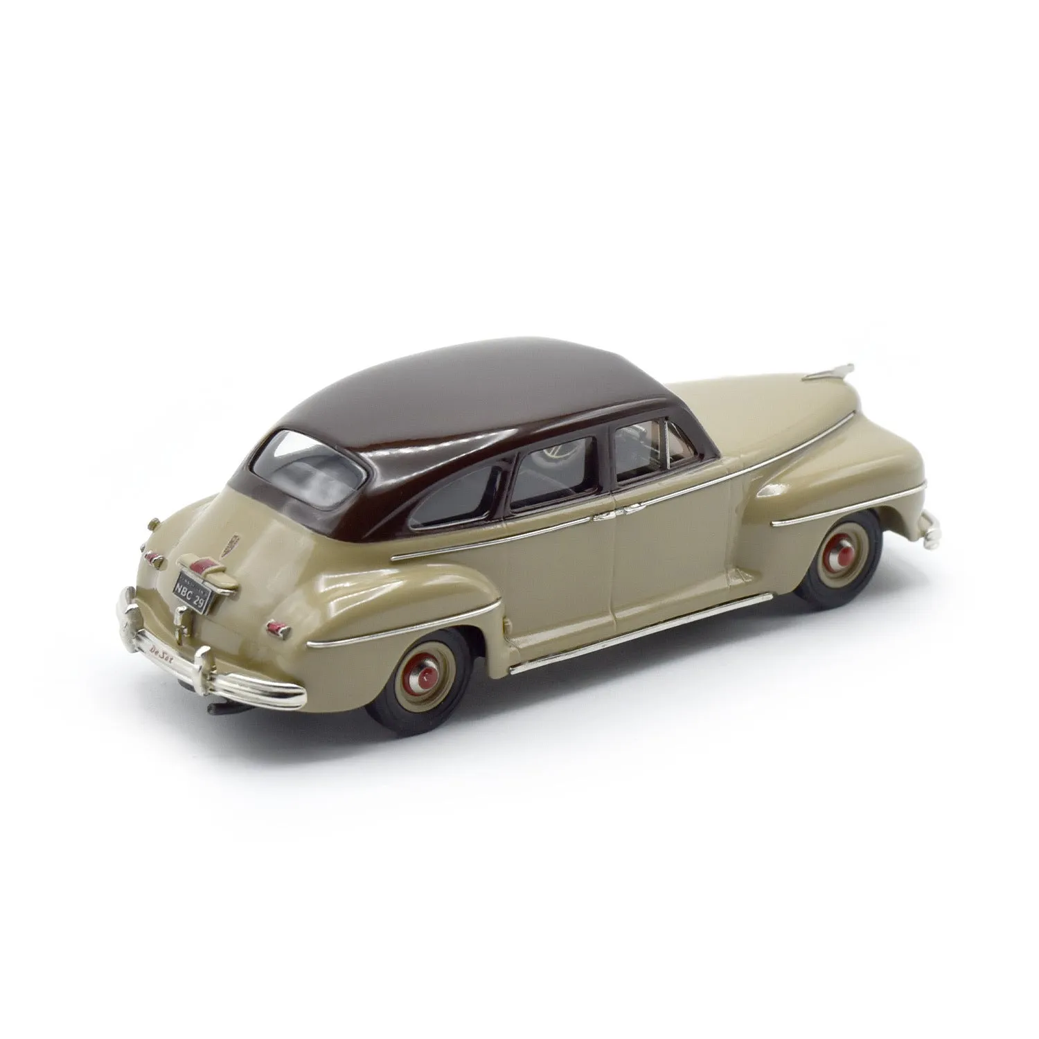 Brooklin NB Center 1942 DeSoto Deluxe miniature berline grise