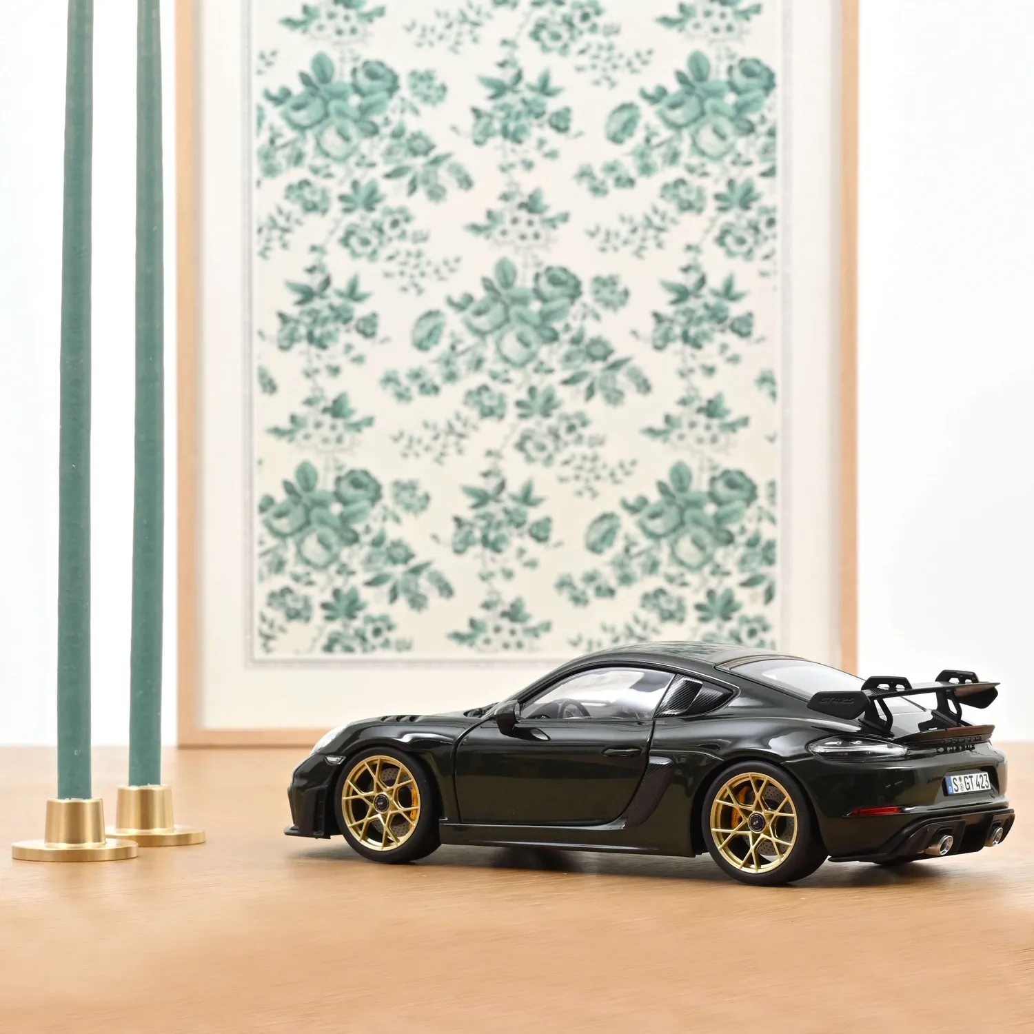 Norev Porsche Cayman GT4 RS 2023 miniature 1/18 vert