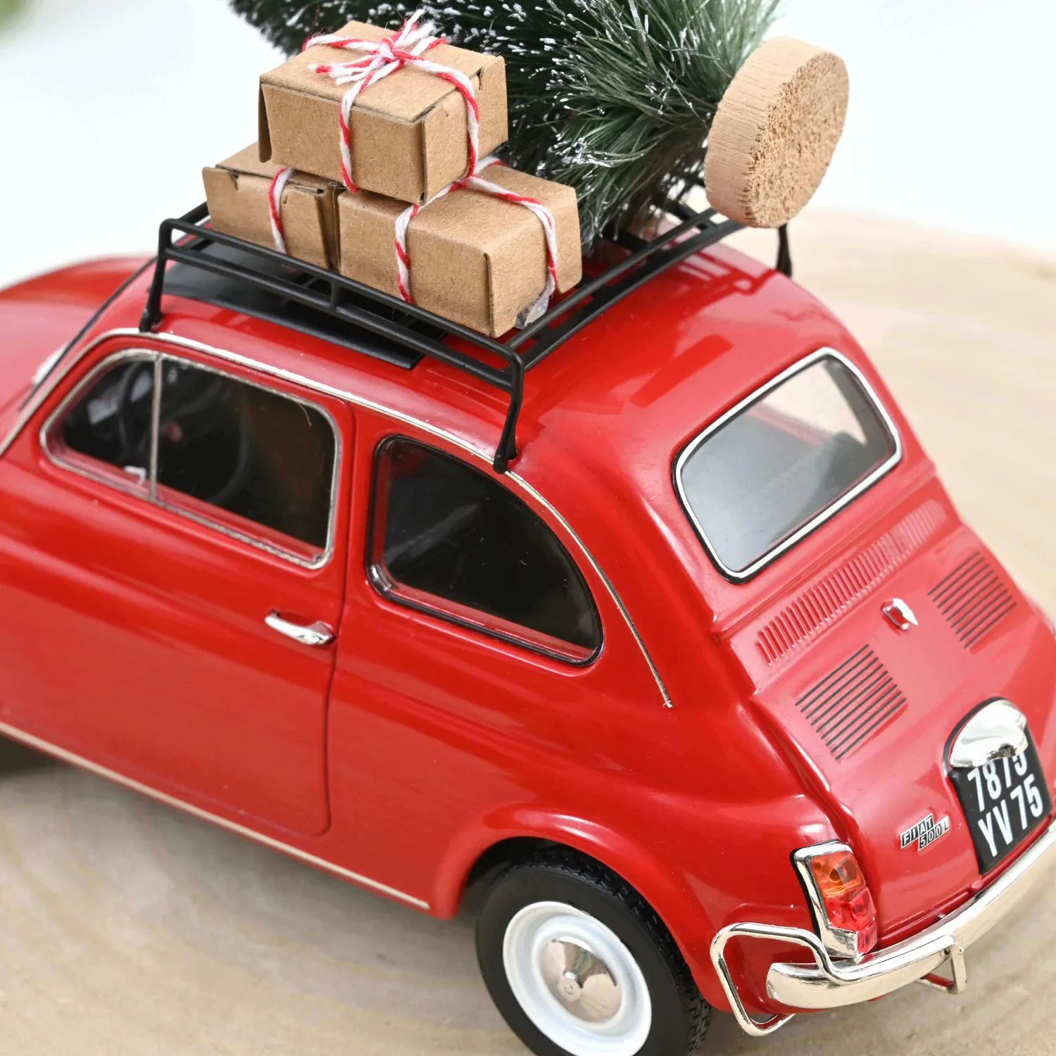 Norev Fiat 500 L 1968 miniature 1/18 rouge Noël