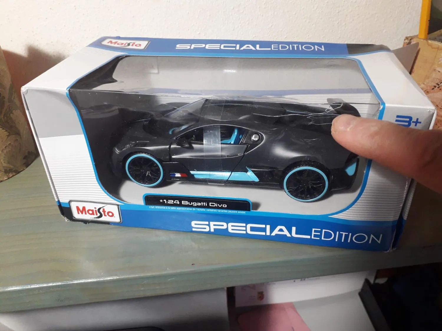 Maisto Bugatti Divo 390642 voiture miniature 1/24 gris foncé