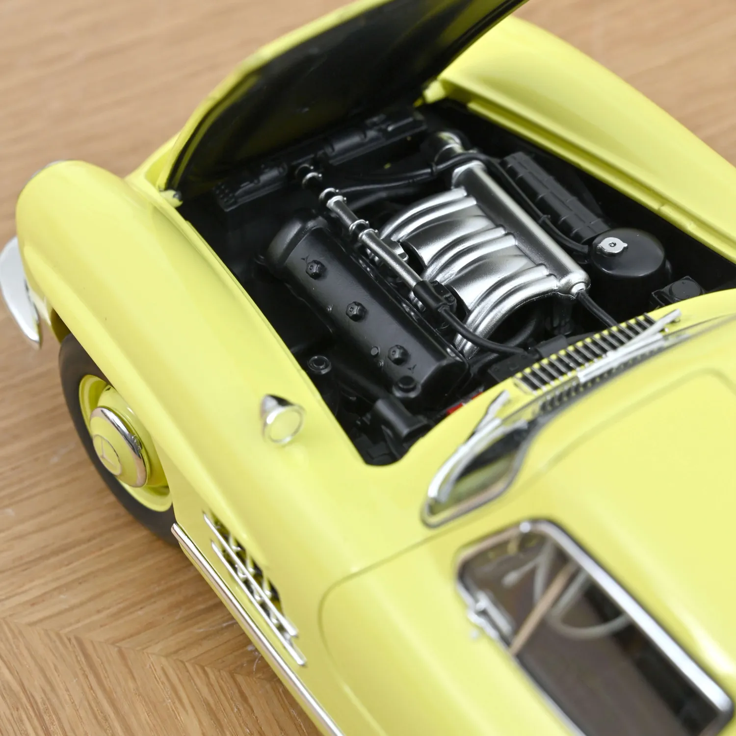 Norev Mercedes-Benz 300 SL 1954 miniature 1/18 jaune fantaisie 200 pcs
