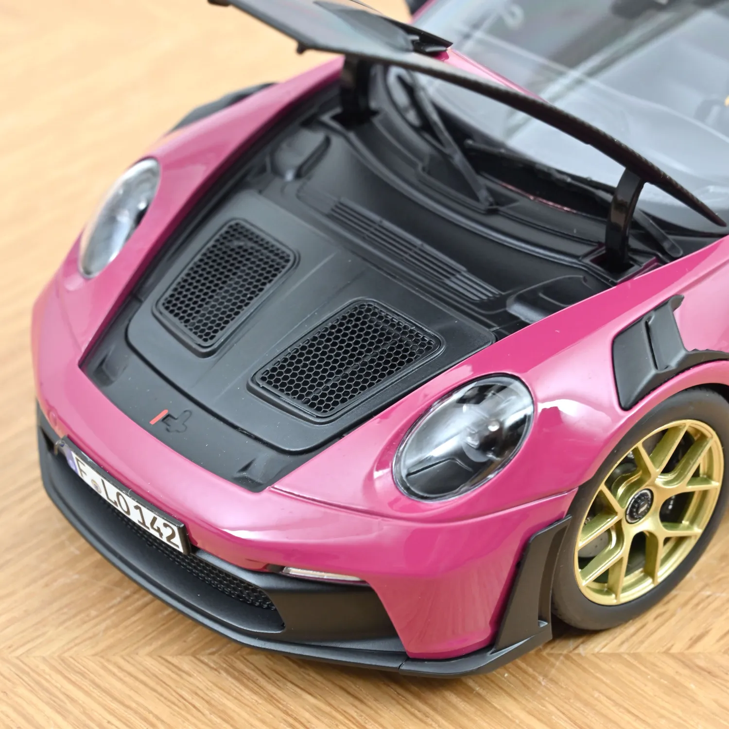 Norev Porsche 911 GT3 RS Weissach 2022 miniature 1/18 ruby