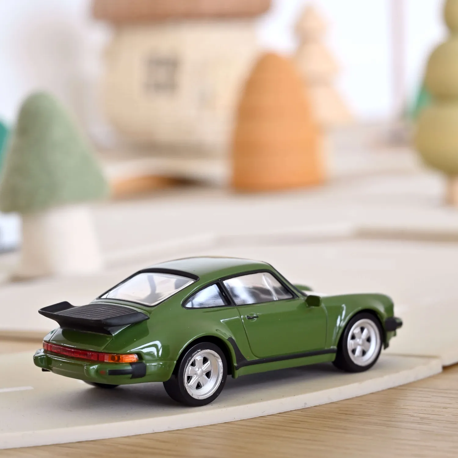 Norev Porsche 911 Turbo 1978 Jet-car 1/43 vert olive