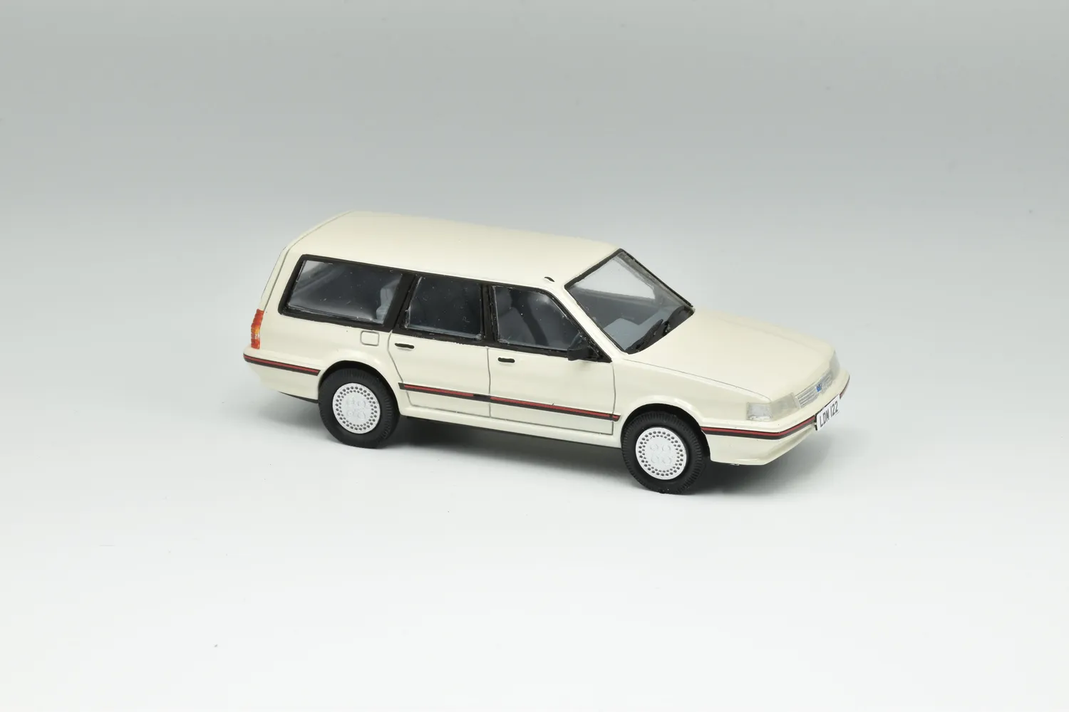 Brooklin Lansdowne Austin Montego break miniature blanche 1/43