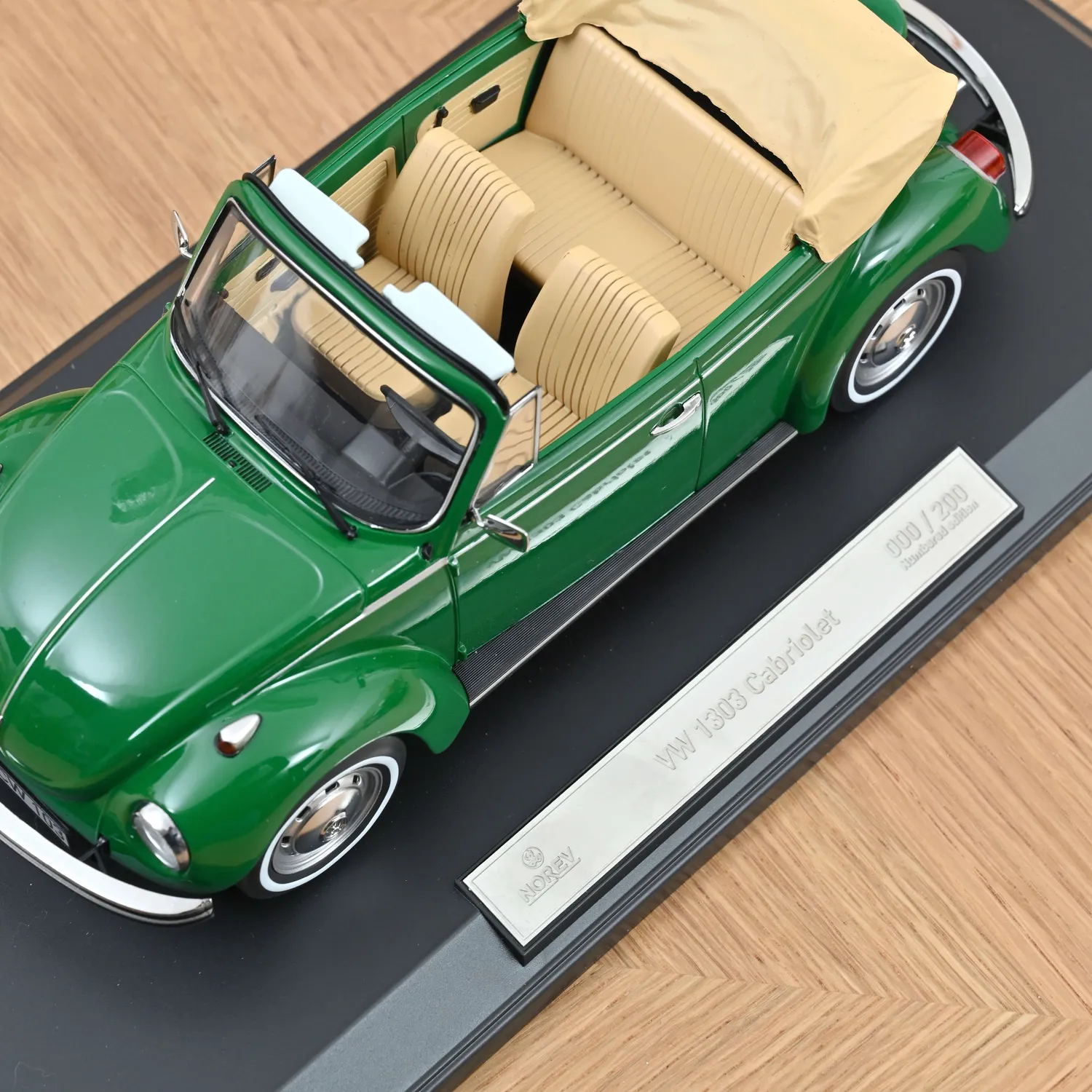 Norev VW 1303 Cabriolet 1972 miniature 1/18 vert 200pcs