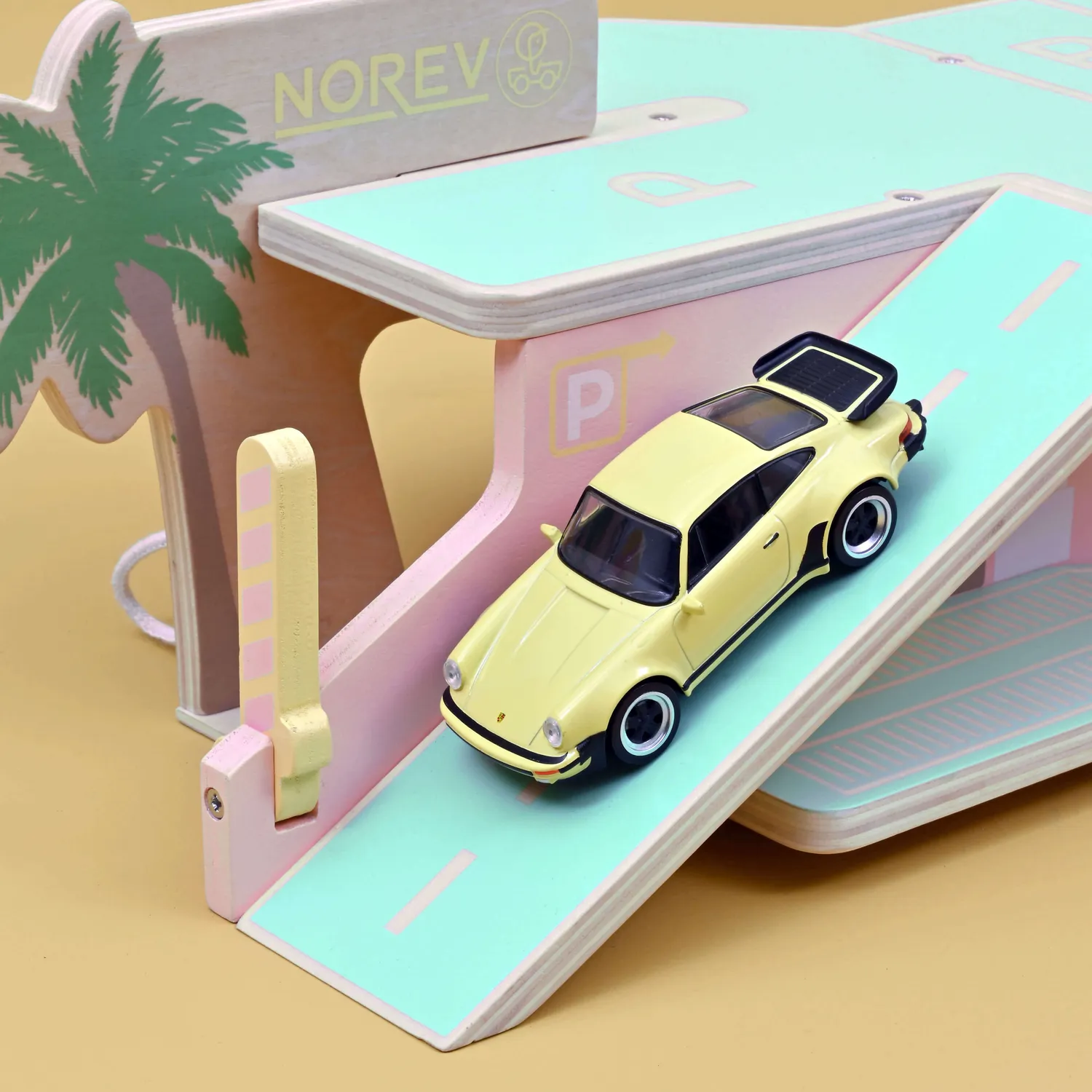 Norev Station-service Palm Springs jouet bois 911 incluse